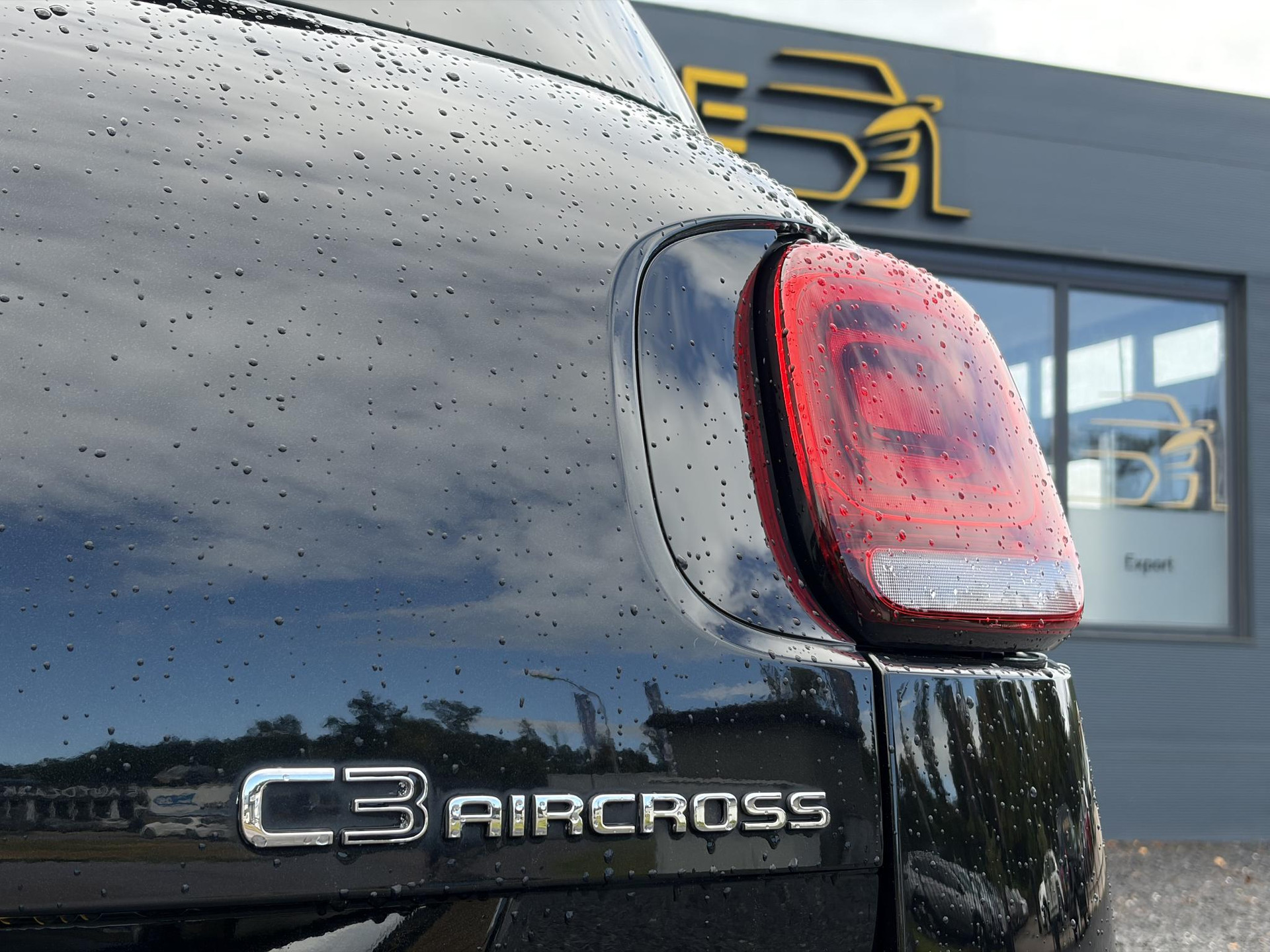 Citroen C3 Aircross 1.2 PureTech Feel ✓Draadloze telefoonlader✓Carplay✓Navi✓Clima✓Cruise ✓Pdc✓Lm velgen✓2e Eigenaar✓Net beurt gehad✓Lm velgen✓N.A.P✓Apk tot 10-2027