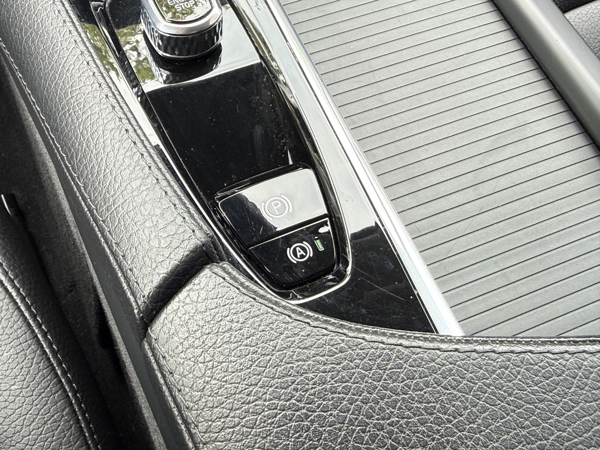 Volvo V90 2.0 B4 Momentum Business | Keyless | Trekhaak | Apple Carplay