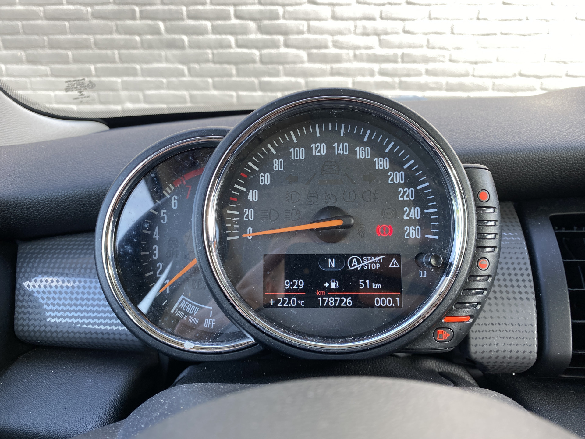 MINI Mini 1.5 Cooper Pepper 136 pk | navigatie | panoramadak | bluetooth | cruise control | chromen details | trekhaak
