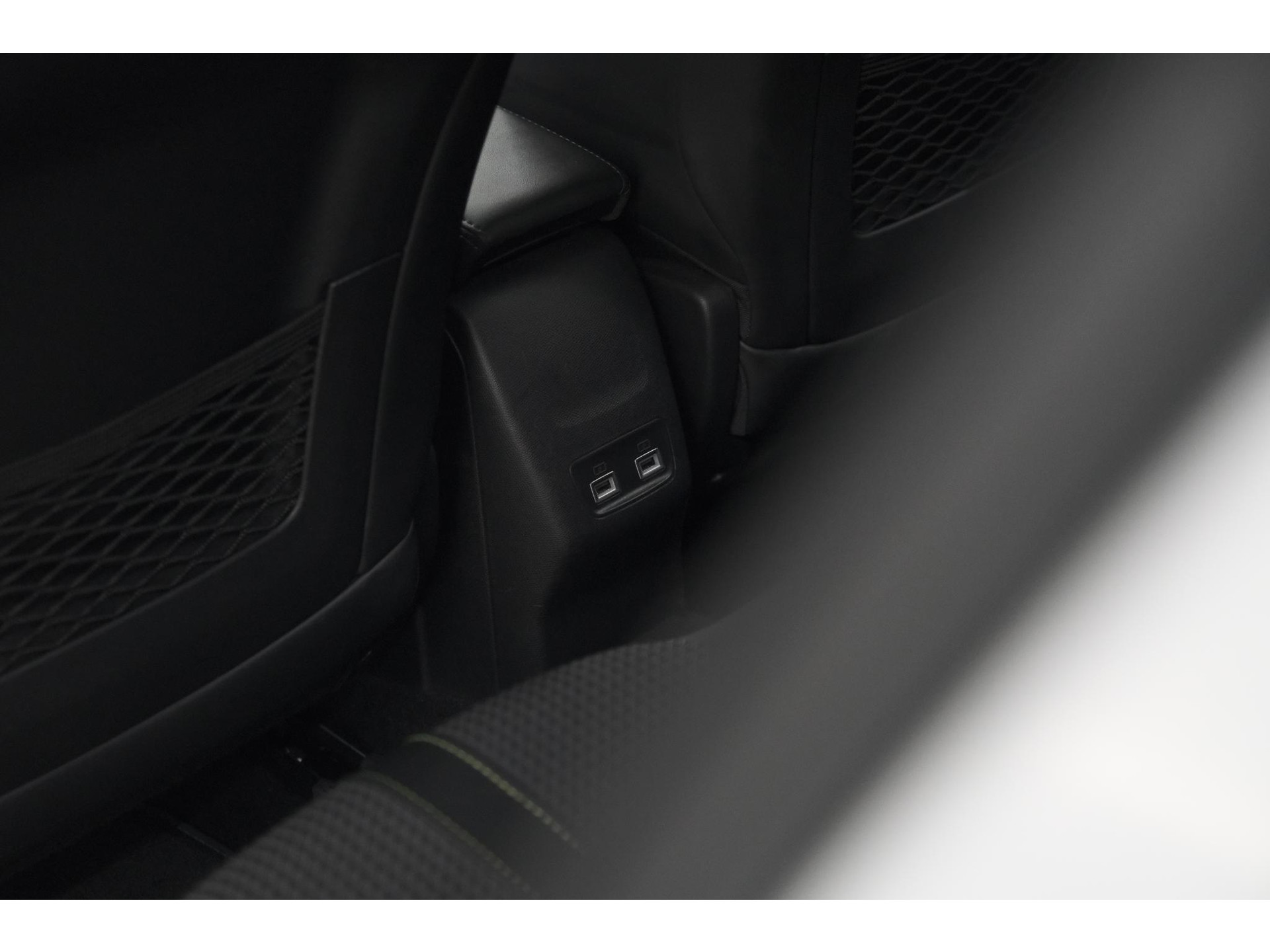 Peugeot 208 PureTech 100 GT | Camera | Navigatie | Sfeerverlichting | Apple Carplay | Parkeersensoren