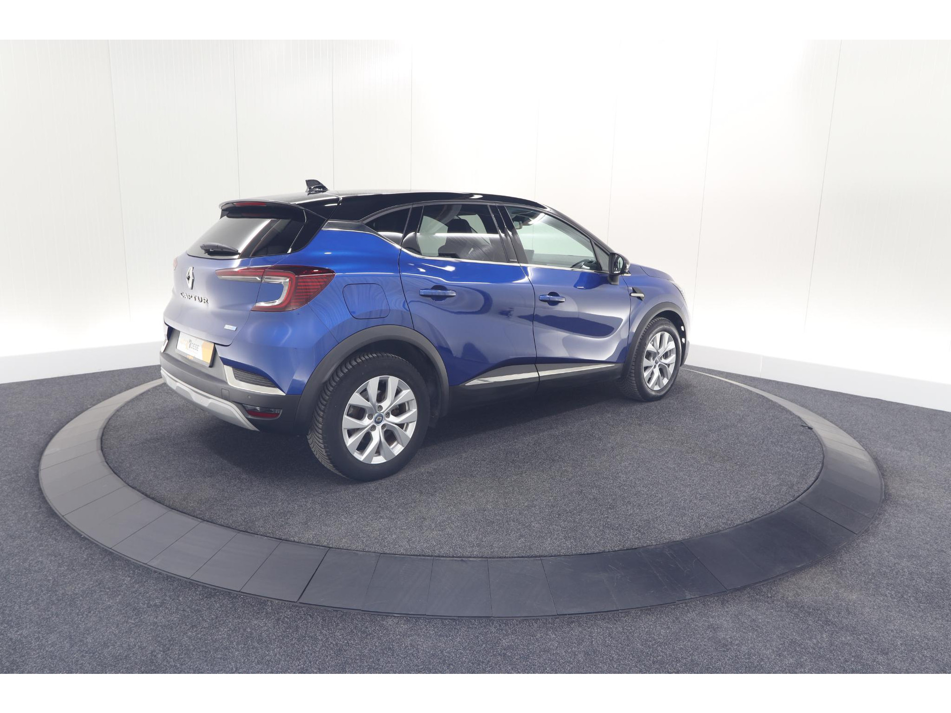 Renault Captur 1.6 E-Tech Plug-in Hybrid 160 Intens | Allseason Banden | Camera | 9.3 Inch Grootscherm | Apple Carplay
