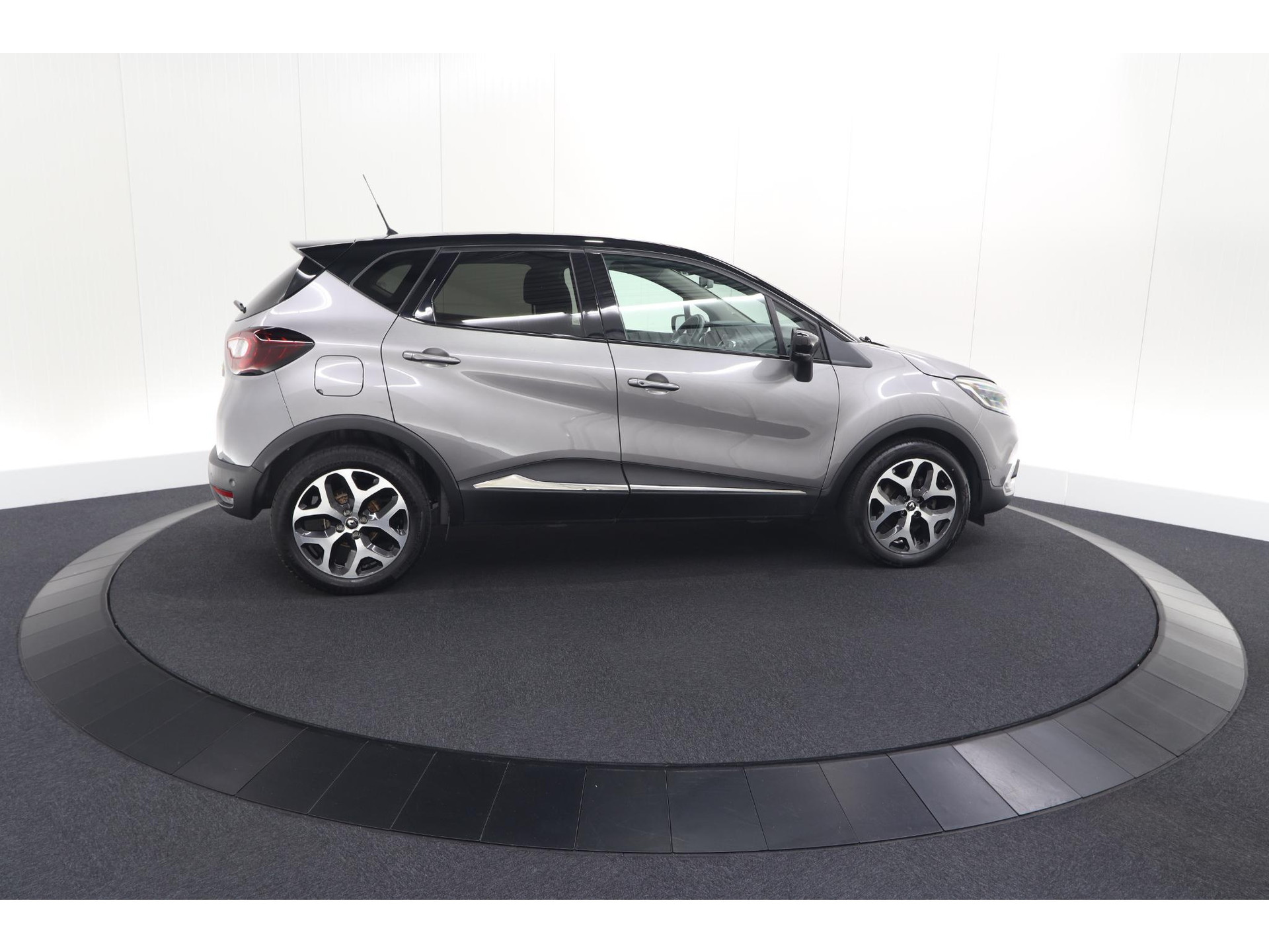 Renault Captur TCe 150 EDC Intens | Camera | Dodehoekdetectie | R-Link Navigatie | Parkeersensoren