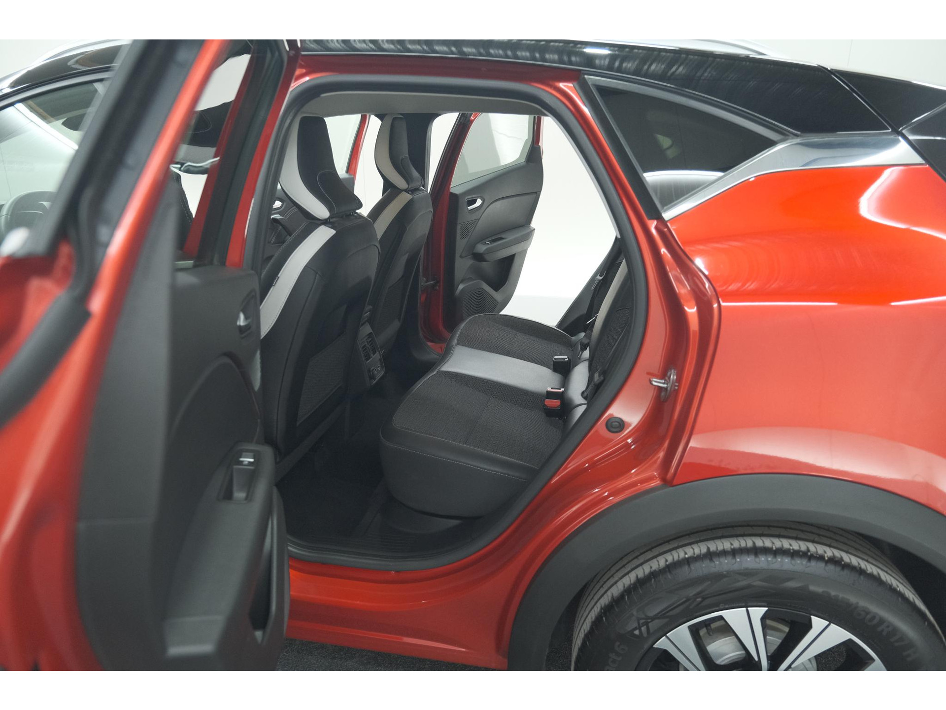 Renault Captur TCe 90 Techno | 360 Camera | 9.3 Inch Grootscherm | Apple Carplay | Navigatie