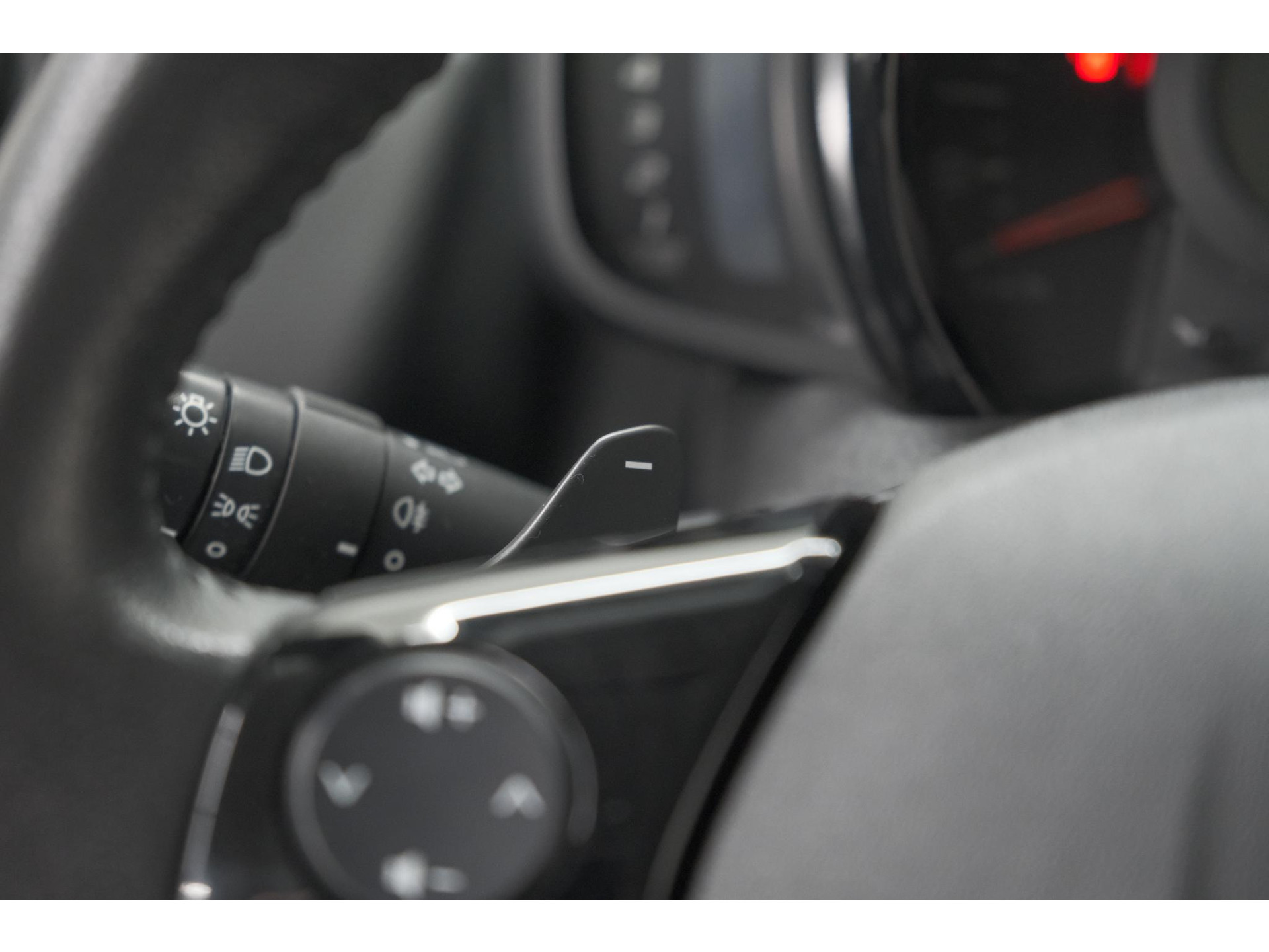 Citroen C1 1.0 VTi Shine | Automaat | Stoelverwarming | Camera | Lederen bekleding