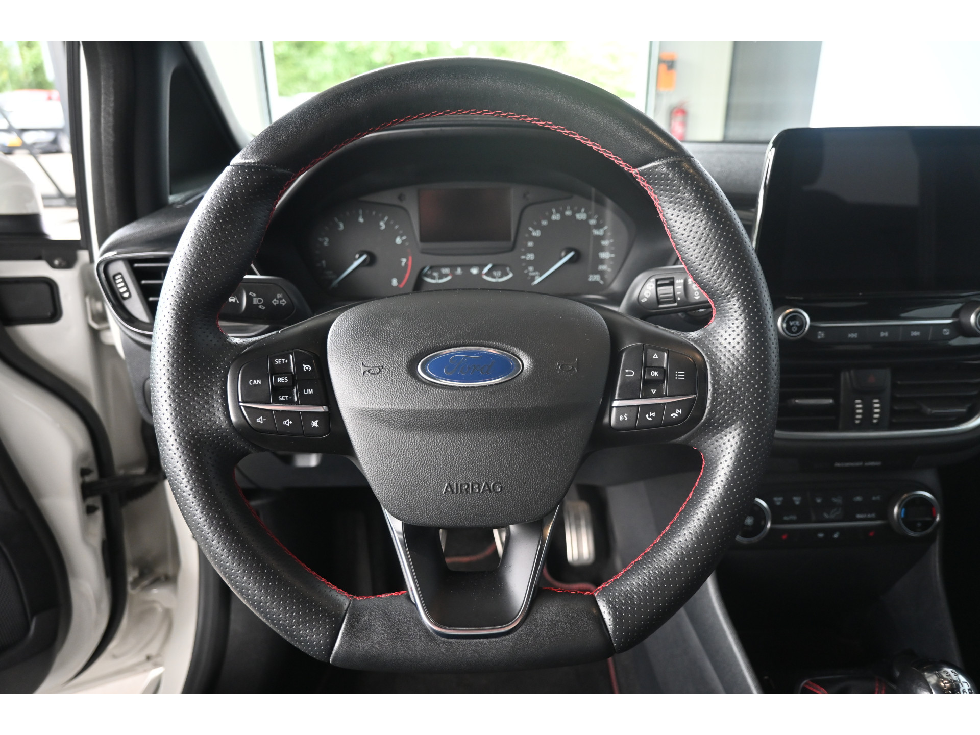 Ford Fiesta 1.0 EcoBoost ST-Line Navigatie Stuur/Stoelverwarming LED Carplay Rijklaarprijs! Inruil Mogelijk!