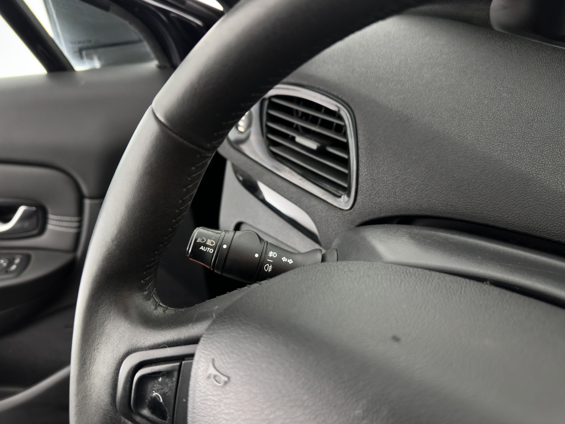 Renault Scénic 2.0 Aut. *PANO | LEATHER-FABRIC | NAVI-FULLMAP | KEYLESS | ECC | DIGIT-COCKPIT | PDC | CRUISE | TOWBAR |  17''ALU*