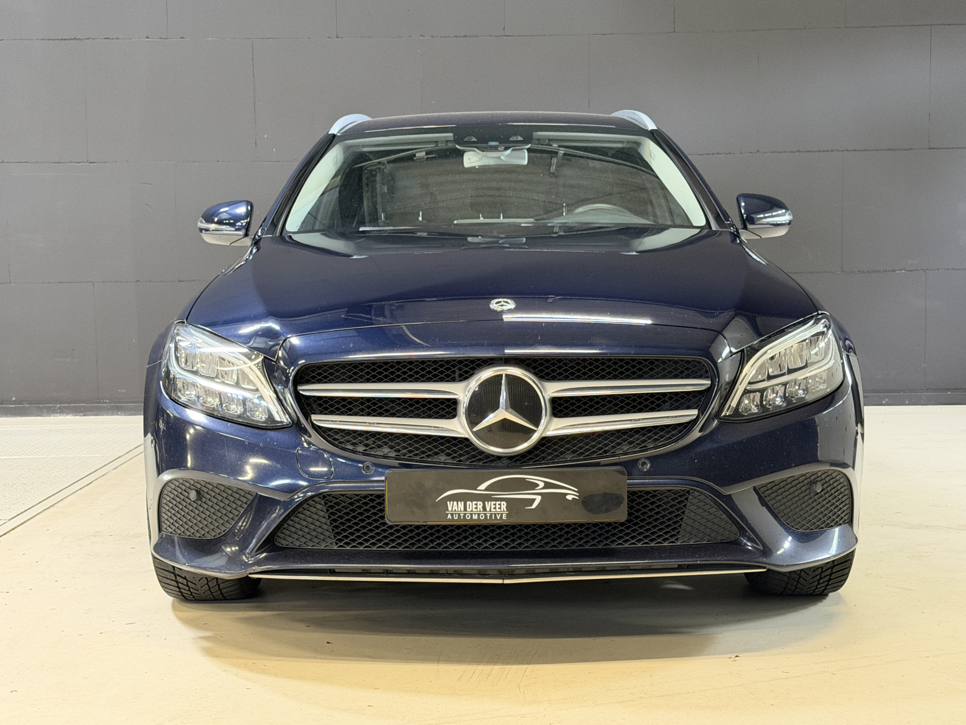 Mercedes-Benz C-klasse Estate 220 d Business Solution | Camera | Stoelverwarming | Elektr. trekhaak | Adaptive cruise | Full LED
