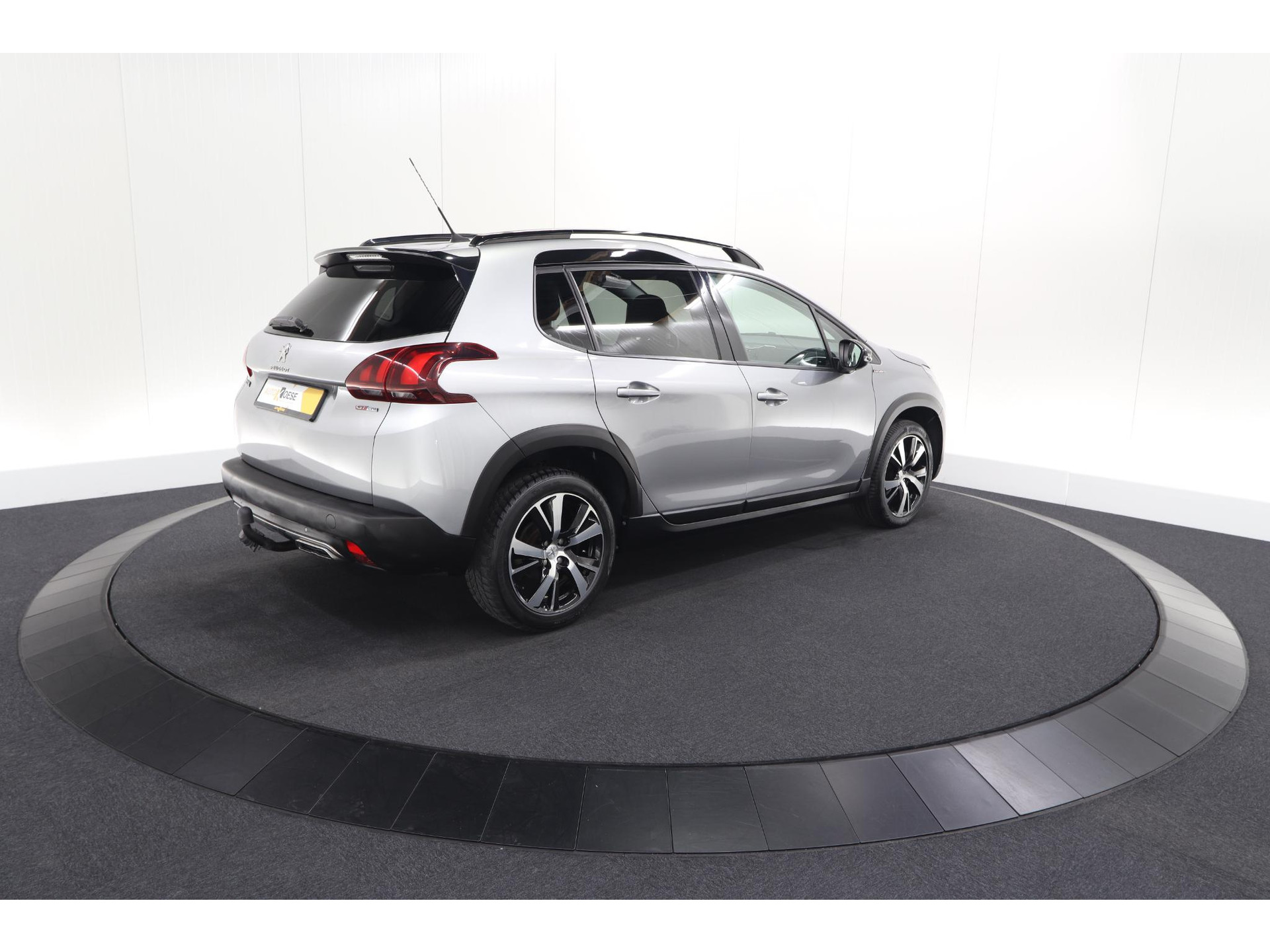 Peugeot 2008 PureTech 110 EAT6 GT-Line | Trekhaak | Panoramadak | Apple Carplay | Parkeersensoren