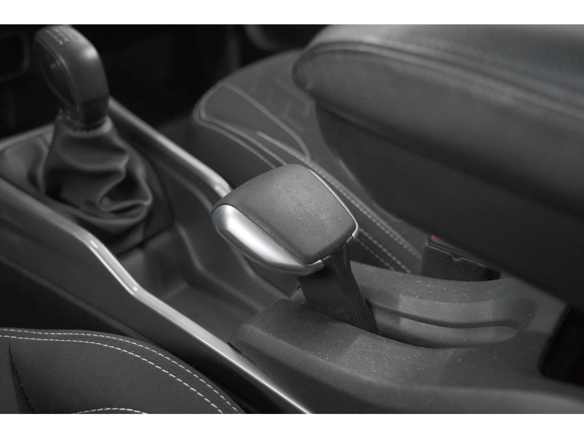 Peugeot 2008 PureTech 110 Blue Lion | Trekhaak | Apple Carplay | Parkeersensoren