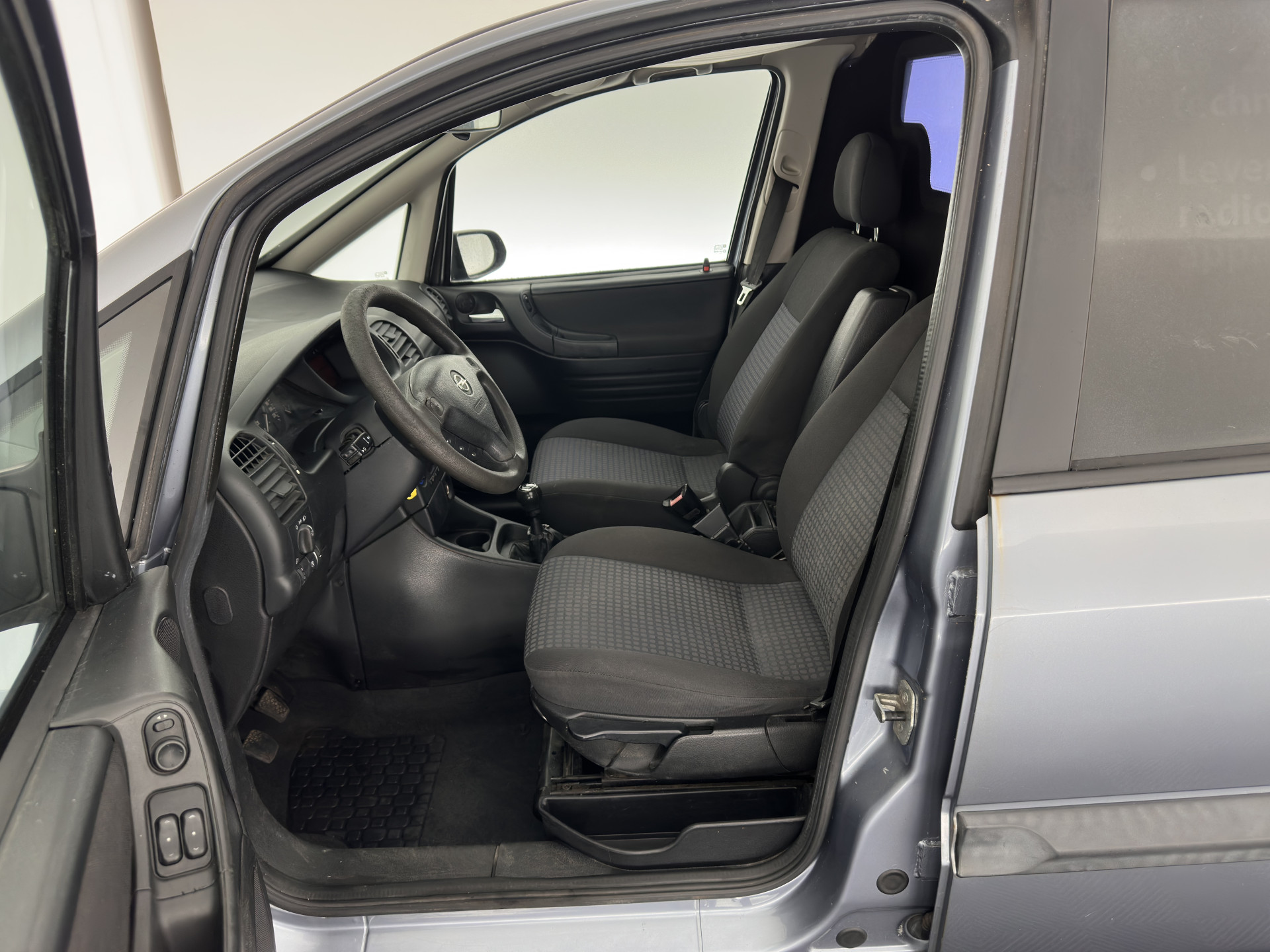 Opel Zafira 2.0 DTi Comfort [ VAN ] *AIRCO | CRUISE | RADIO-CD | TOWBAR*