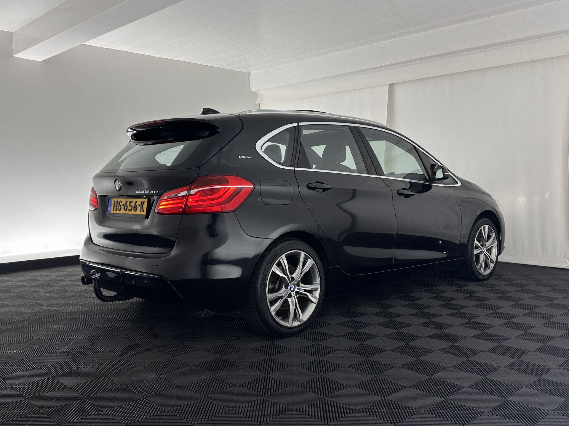 BMW 2-serie Active Tourer 225xeHigh Executive Centennial (Plug-In) Aut. *PANO | LEATHER | FULL-LED | ADAPTIVE-CRUISE | HEATED-SPORTSEATS | NAVI-FULLMAP | HIFI-SOUND | KEYLESS | PRIVACY-GLASS | PDC | TOWBAR | 18''ALU*