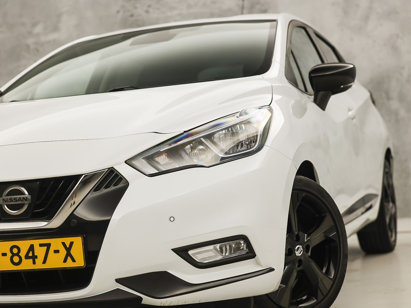 Nissan Micra 0.9 IG-T N-Connecta Sport (NAVIGATIE, CLIMATE, CAMERA, GETINT GLAS, SPORTSTOELEN, ELEK RAMEN, CRUISE, NIEUWSTAAT)