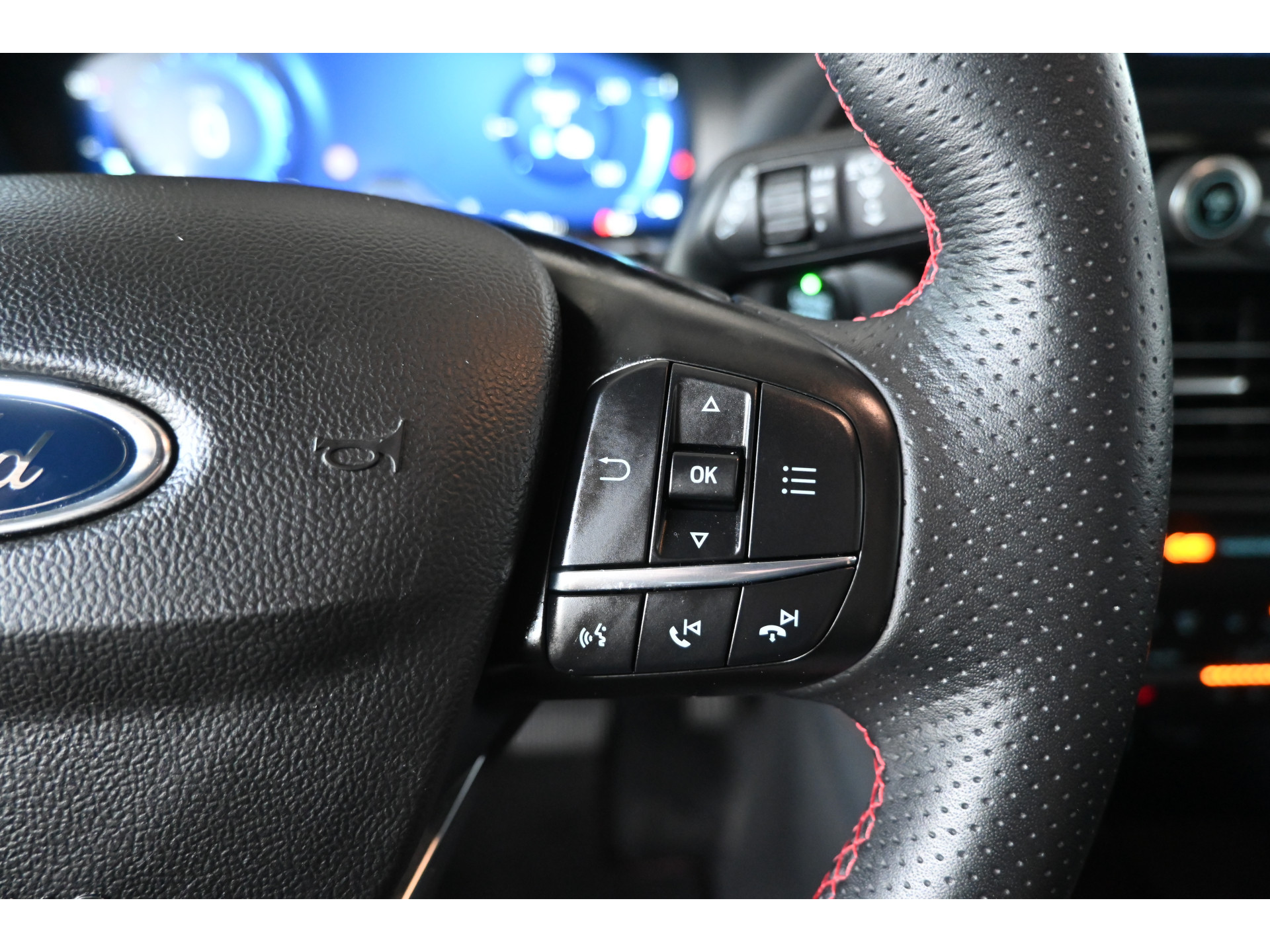 Ford Kuga 2.5 PHEV Vignale Automaat Navigatie Stoelverwarming Head Up! LED Camera Rijklaarprijs! Inruil Mogelijk!