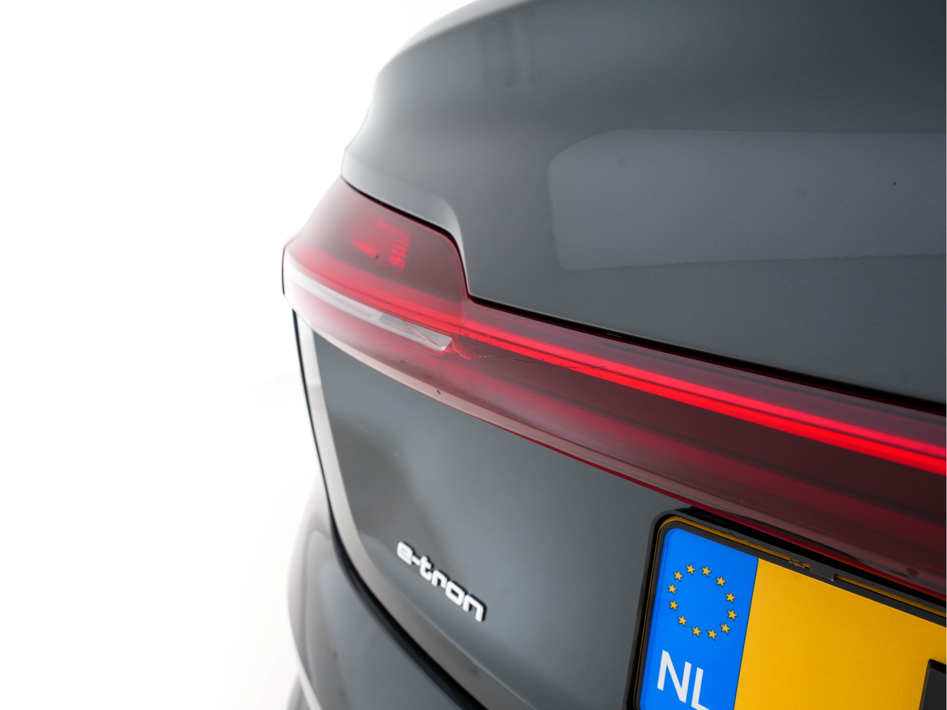 Audi e-tron Sportback 55 Quattro Business-Edition-Plus 95 kWh [ 3-Fase ] Aut. *PANO | MILANO-LUXURY-LEATHER |  ADAPTVE-CRUISE | DIGI-COCKPIT | FULL-LED | MEMORY-PACK | KEYLESS | NAVI-FULLMAP | AUDI-SOUND | COMFORT-SEATS | 20''ALU*