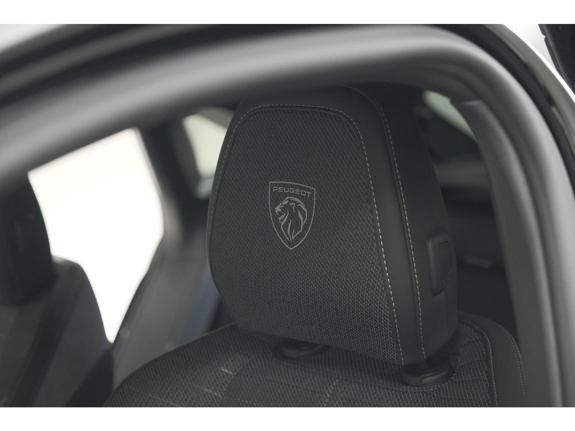 Peugeot 3008 1.2 Hybrid 145 GT | Adaptieve Cruise Control | Camera | Elektrische Kofferklep | Apple Carplay