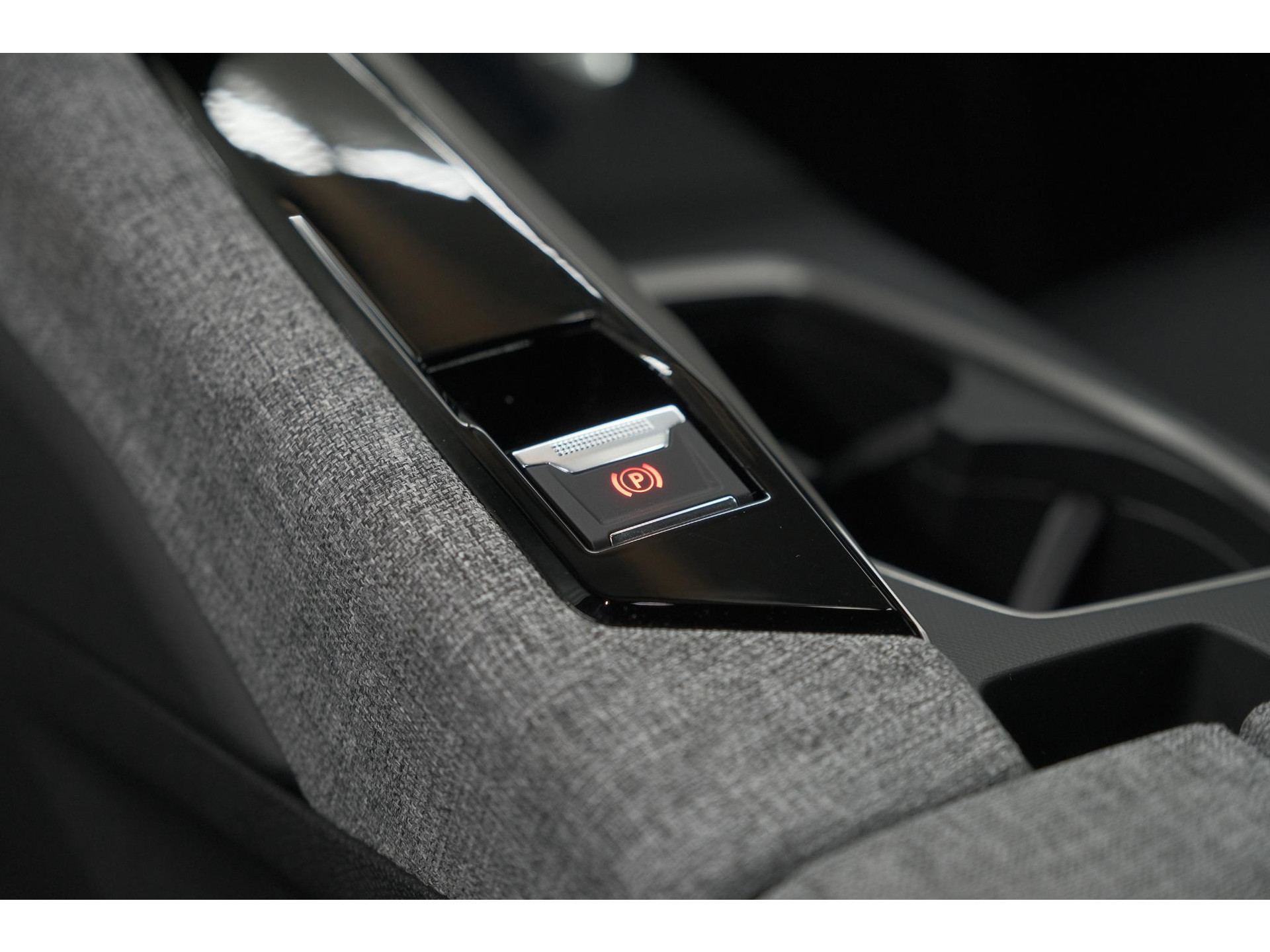 Peugeot 3008 1.2 Hybrid 136 GT | Elektrische Kofferklep | Camera | Adaptieve Cruise Control | Apple CarPlay