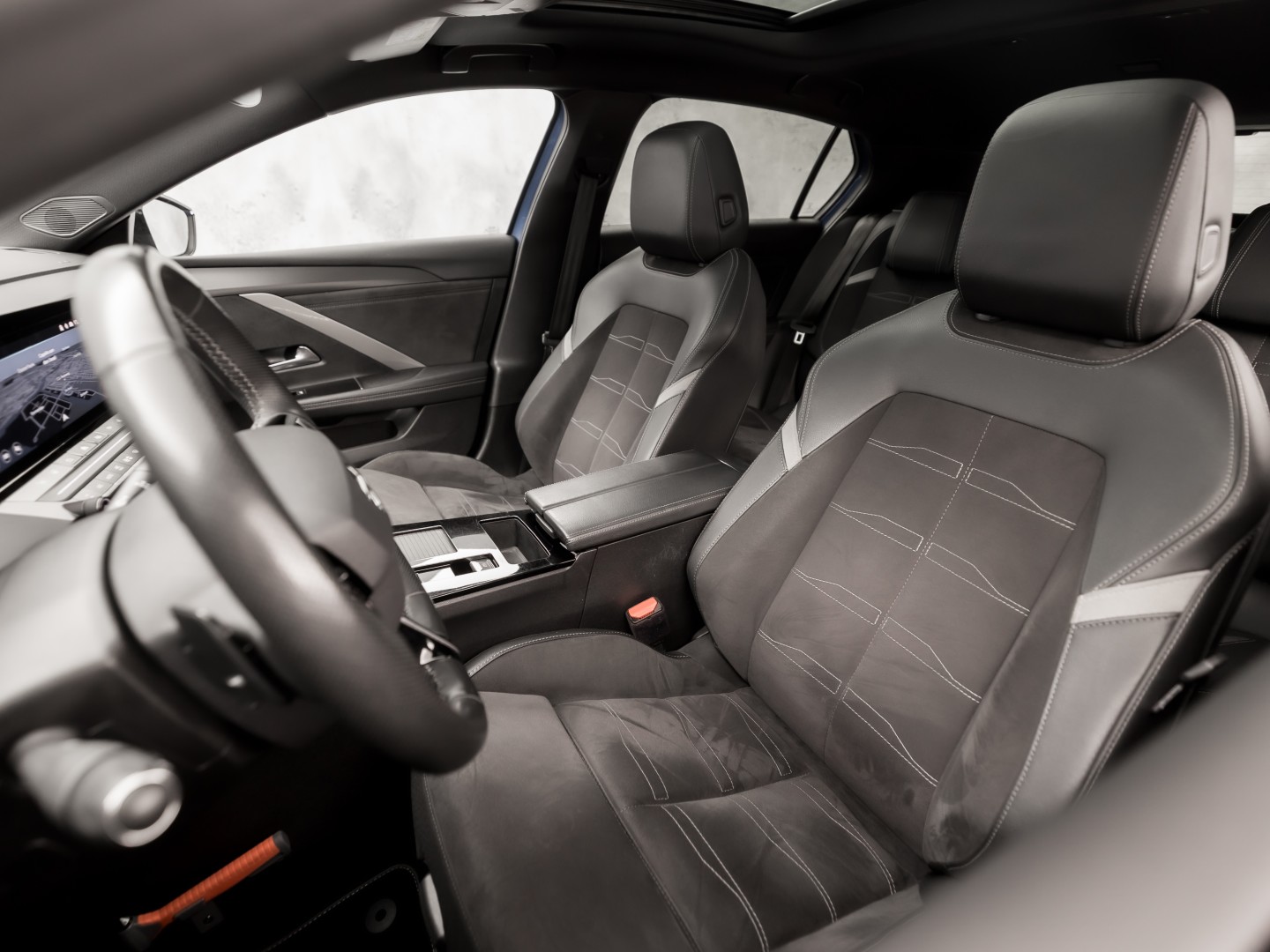 Opel Astra 1.2 Turbo Ultimate Automaat (PANORAMADAK, 1e EIGENAAR, AGR STOELEN, APPLE CARPLAY, GROOT NAVI, MEMORY SEATS, 360 CAMERA, STUUR/STOELVERWARMING, LEDER/ALCANTARA, CRUISE, NIEUWSTAAT)