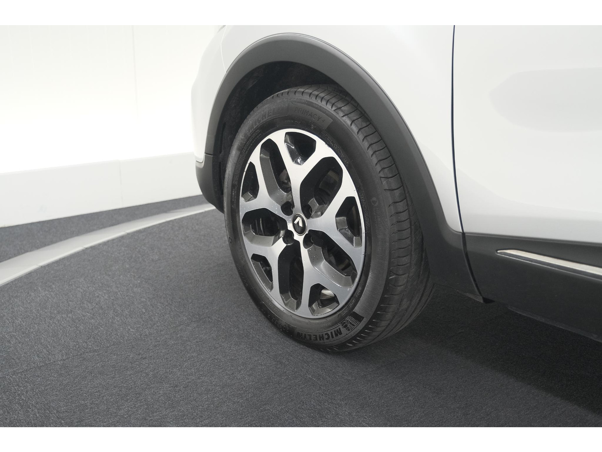 Renault Captur TCe 150 EDC Intens | Trekhaak | Navigatie | Parkeersensoren