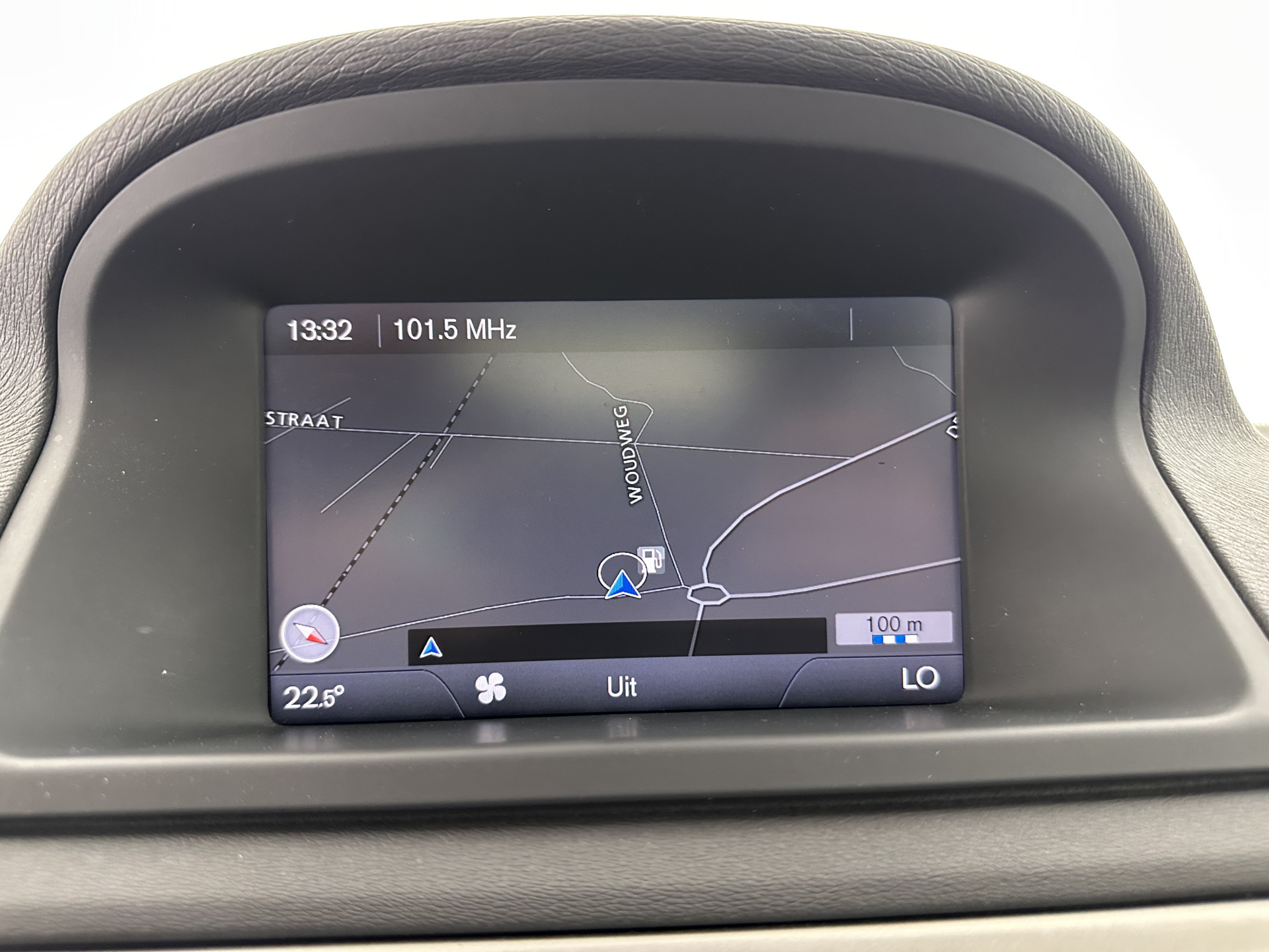 Volvo V70 1.6 D2 Kinetic Sport-Pack Aut. *NAVI-FULLMAP | COMFORT-SEATS | ECC | SIPS | PDC | CRUISE | PRIVACY-GLASS | TOWBAR | 17''ALU*