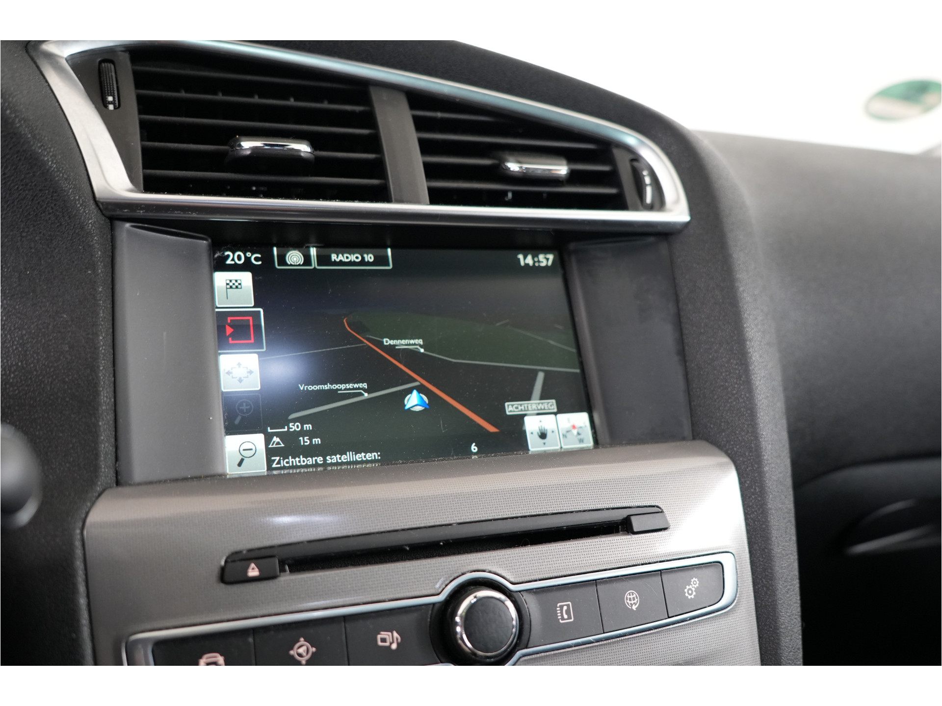 Citroën C4 1.2 PureTech Feel Collection | Trekhaak | Pano | Cruise | Stl. verw. | Climate | PDC |