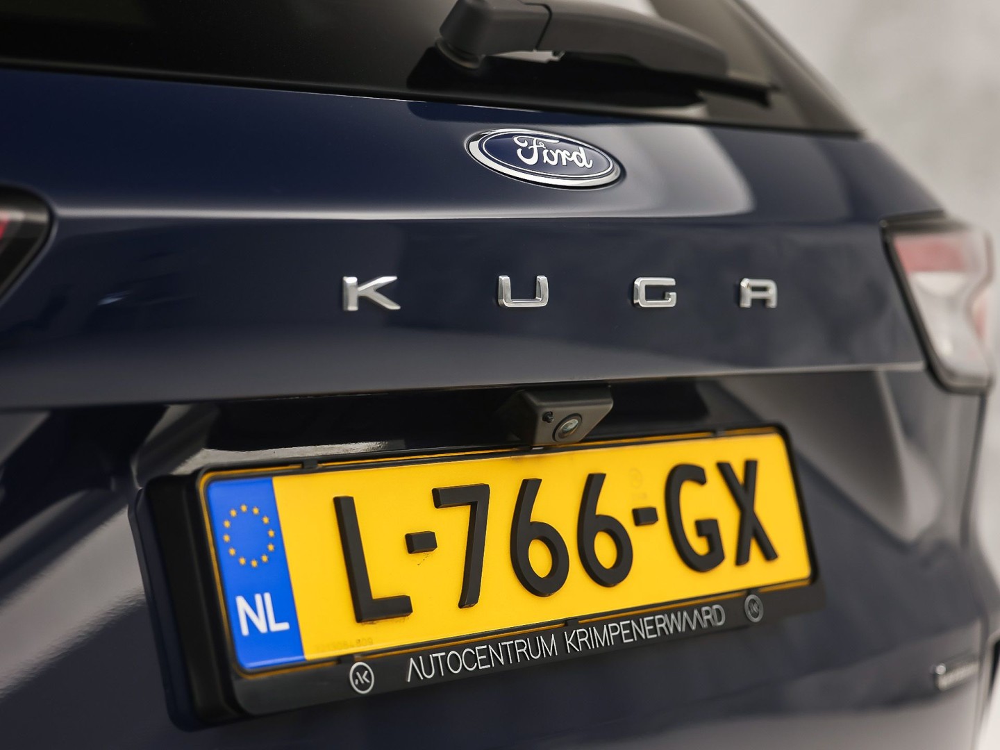 Ford Kuga 2.5 PHEV Titanium 225Pk Automaat (VIRTUAL COCKPIT, APPLE CARPLAY, GROOT NAVI, CAMERA, SPORTSTOELEN, KEYLESS, GETINT GLAS, LANE ASSIST, NIEUWSTAAT)