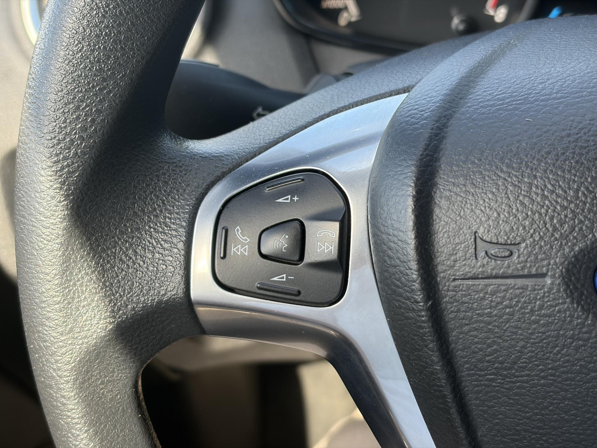 Ford Fiesta 1.0 Style Navi,Airco,5 Deurs,N.A.P,Zeer Zuinig,Apk tot 11-2026
