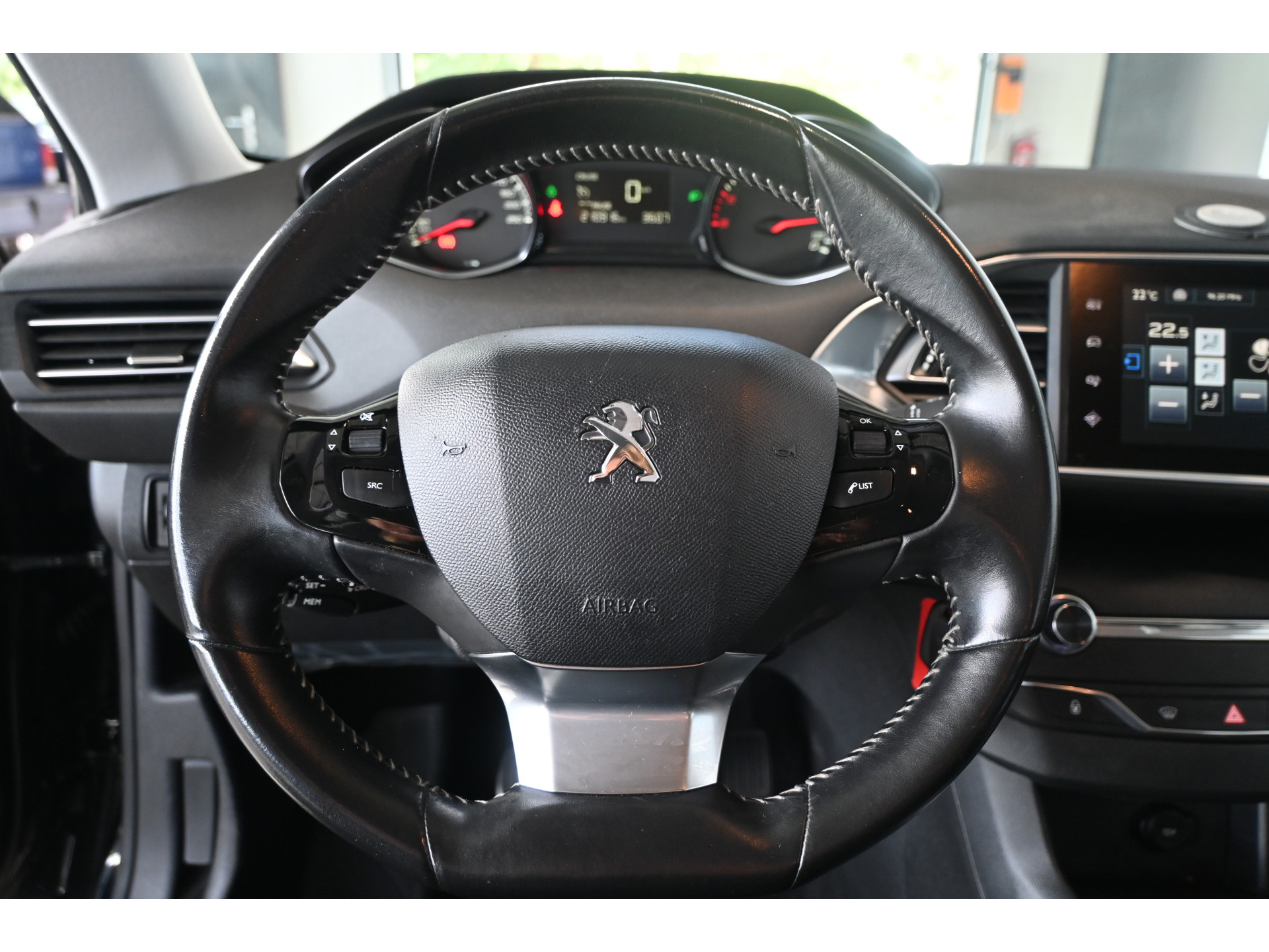 Peugeot 308 SW 1.6 BlueHDI Blue Lease Pack Nap Clima Cruise NavigatieTrekhaak PDC Goed Onderhouden! Inruil Mogelijk!