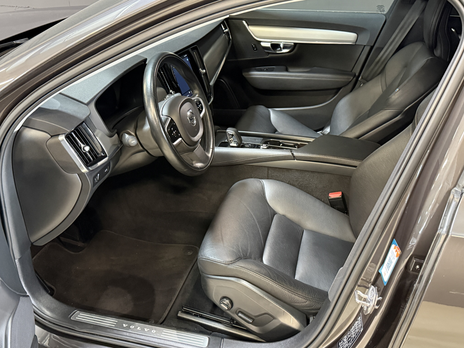 Volvo V90 2.0 B4 Momentum Business | Keyless | Trekhaak | Apple Carplay