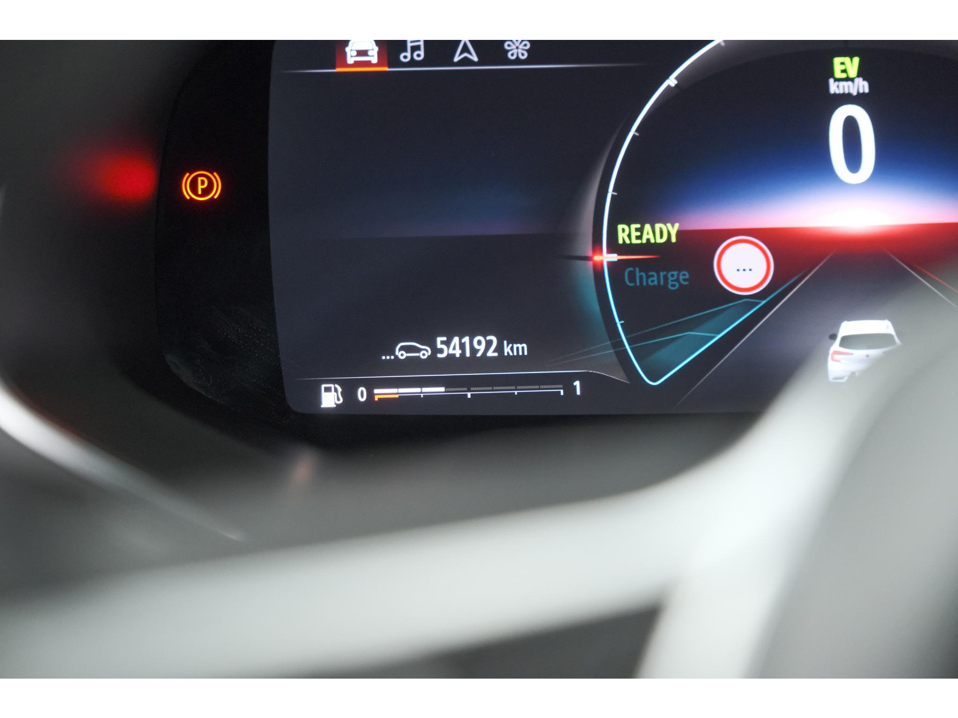 Renault Captur 1.6 E-Tech Plug-in Hybrid 160 Intens | Trekhaak | Camera | Adaptieve Cruise Control | Dodehoekdetectie
