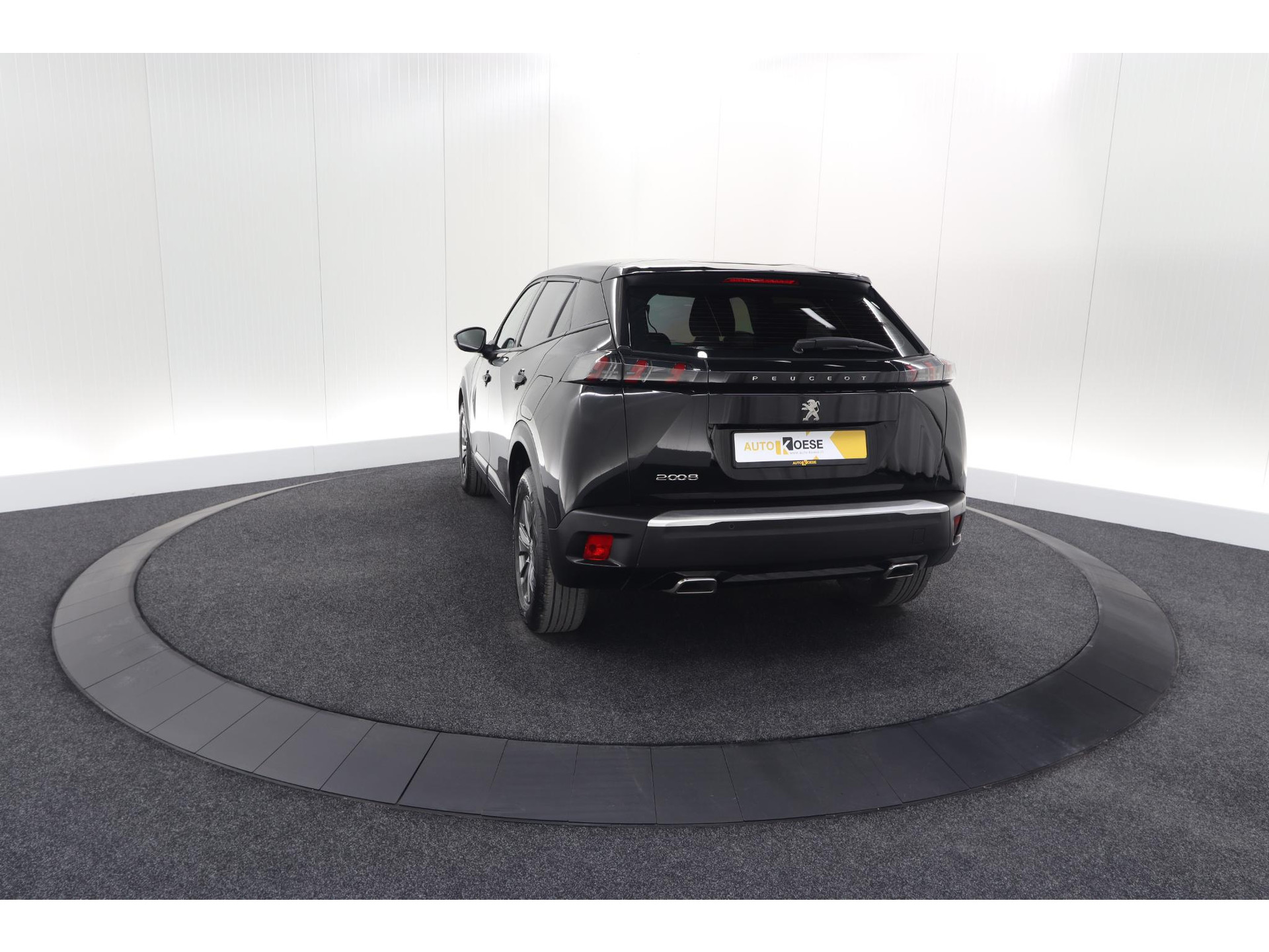 Peugeot 2008 PureTech 130 EAT8 Active Pack | Parkeersensoren | Apple CarPlay | Climate Control | Stoelverwarming