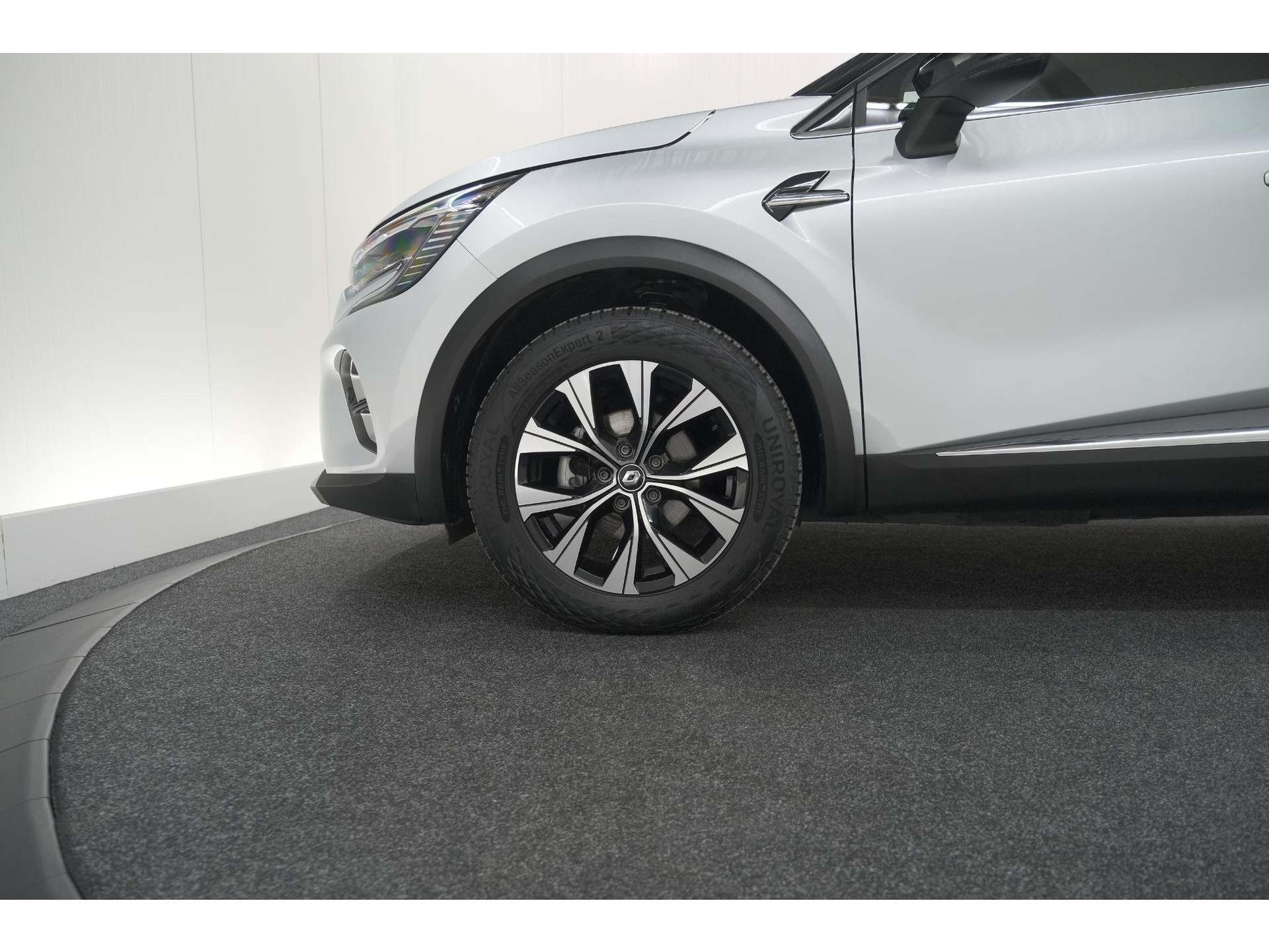 Renault Captur Mild Hybrid 140 EDC Techno | Camera | 9.3 Inch Scherm | Apple Carplay | Parkeersensoren | Allseason Banden | Stoelverwarming
