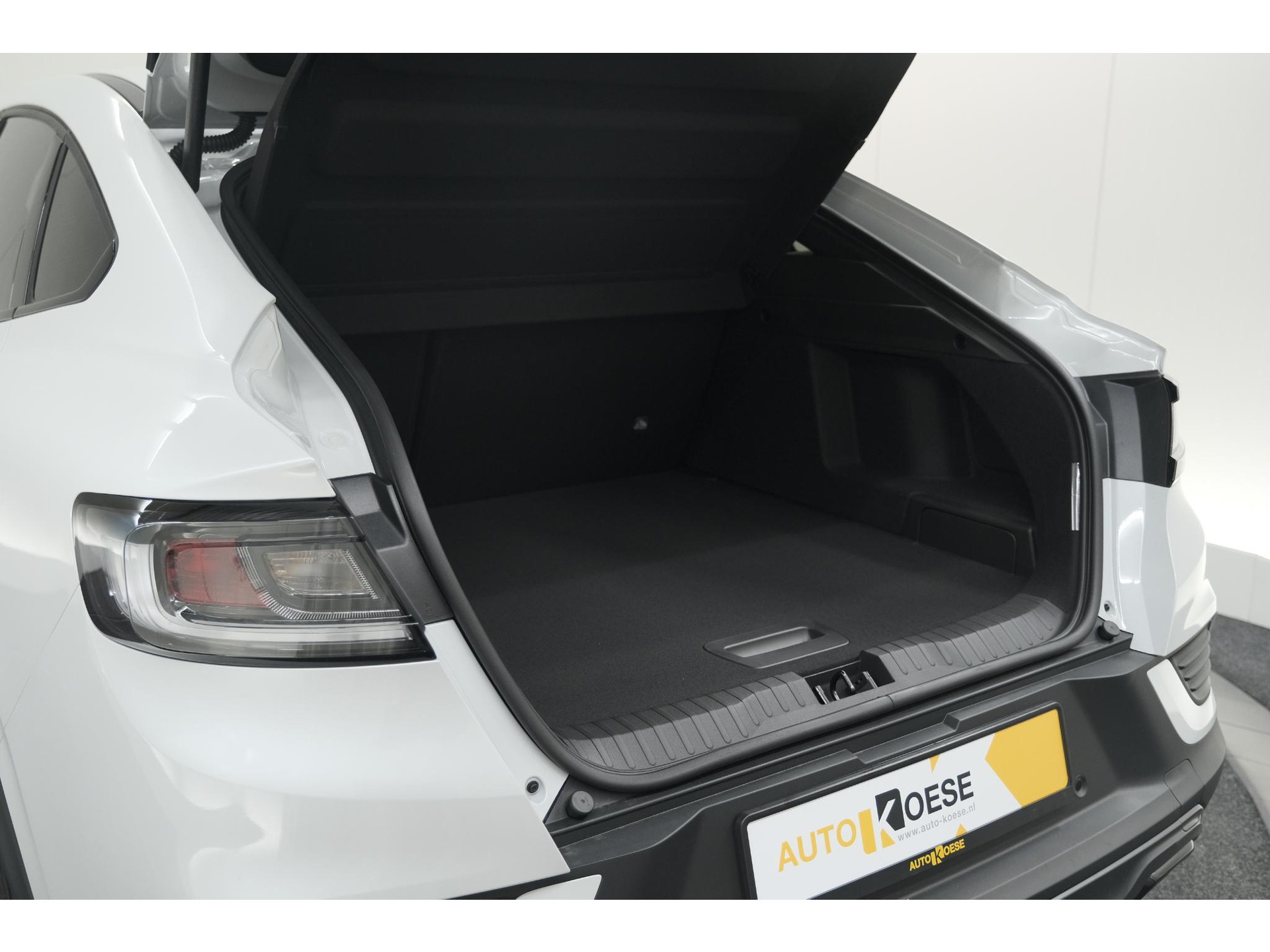 Renault Arkana 1.6 E-Tech hybrid 145 Esprit Alpine | 360 Camera | Adaptieve Cruise Control | Pack Winter | Dodehoekdetectie