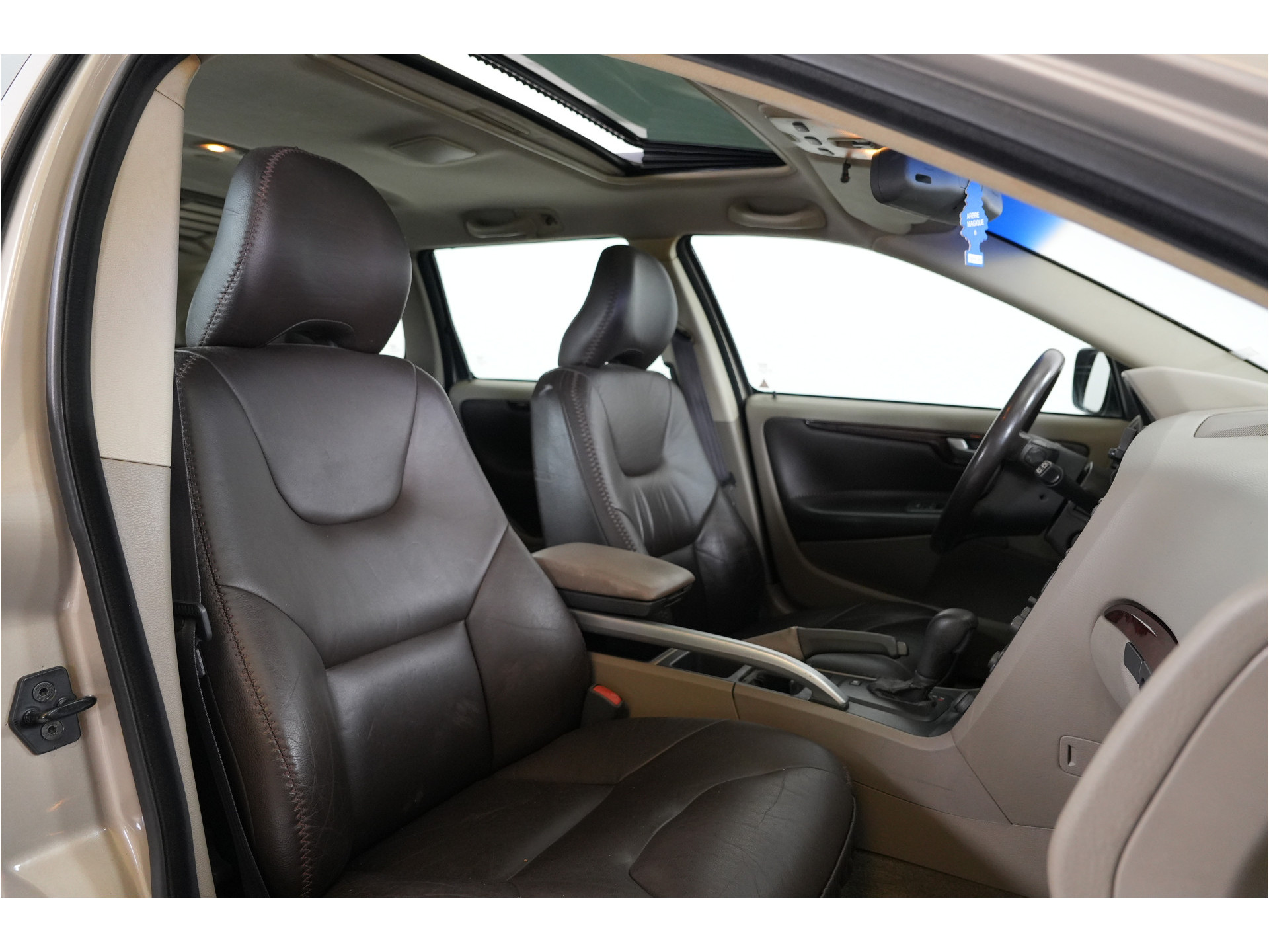 Volvo V70 Cross Country 2.4 T Geartr. Comf. | Blijvend Youngtimer | Trekhaak | Lage stand |