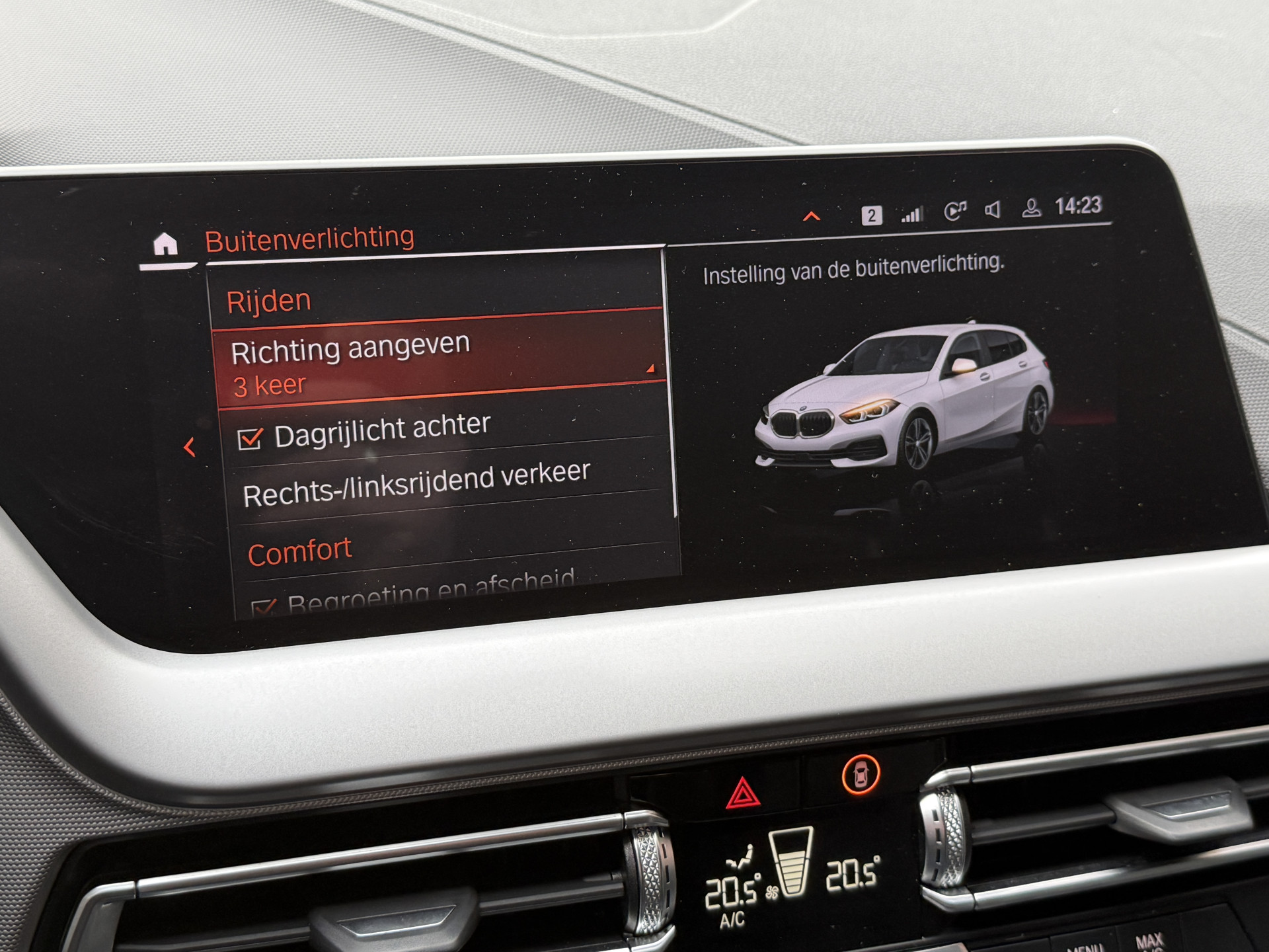 BMW 1-serie 116i Business Edition | Zwarte grill | Apple Carplay | DAB+ | PDC V+A