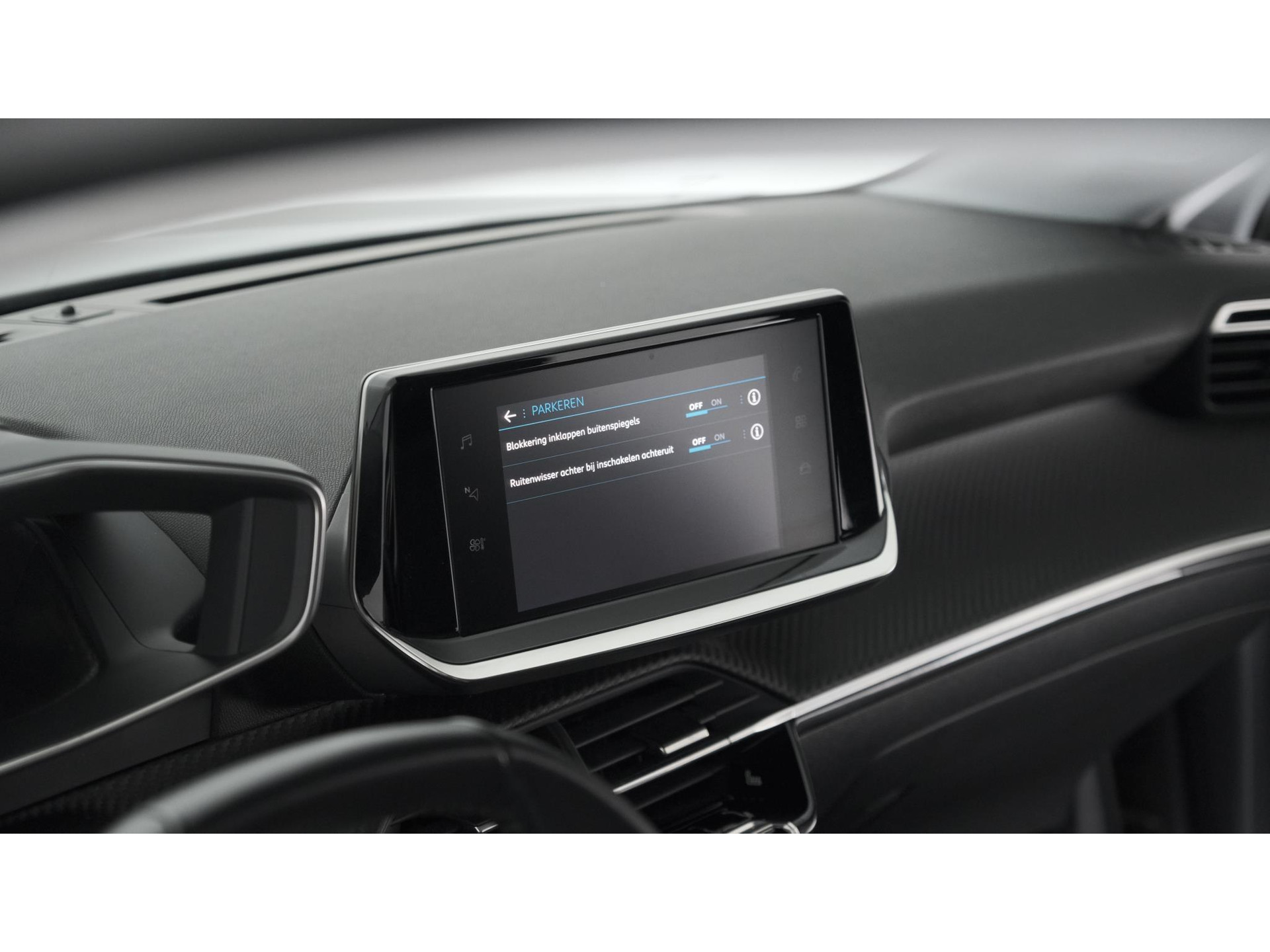 Peugeot 208 PureTech 100 EAT8 Allure | Parkeersensoren | Stoelverwarming | Apple Carplay | Climate Control