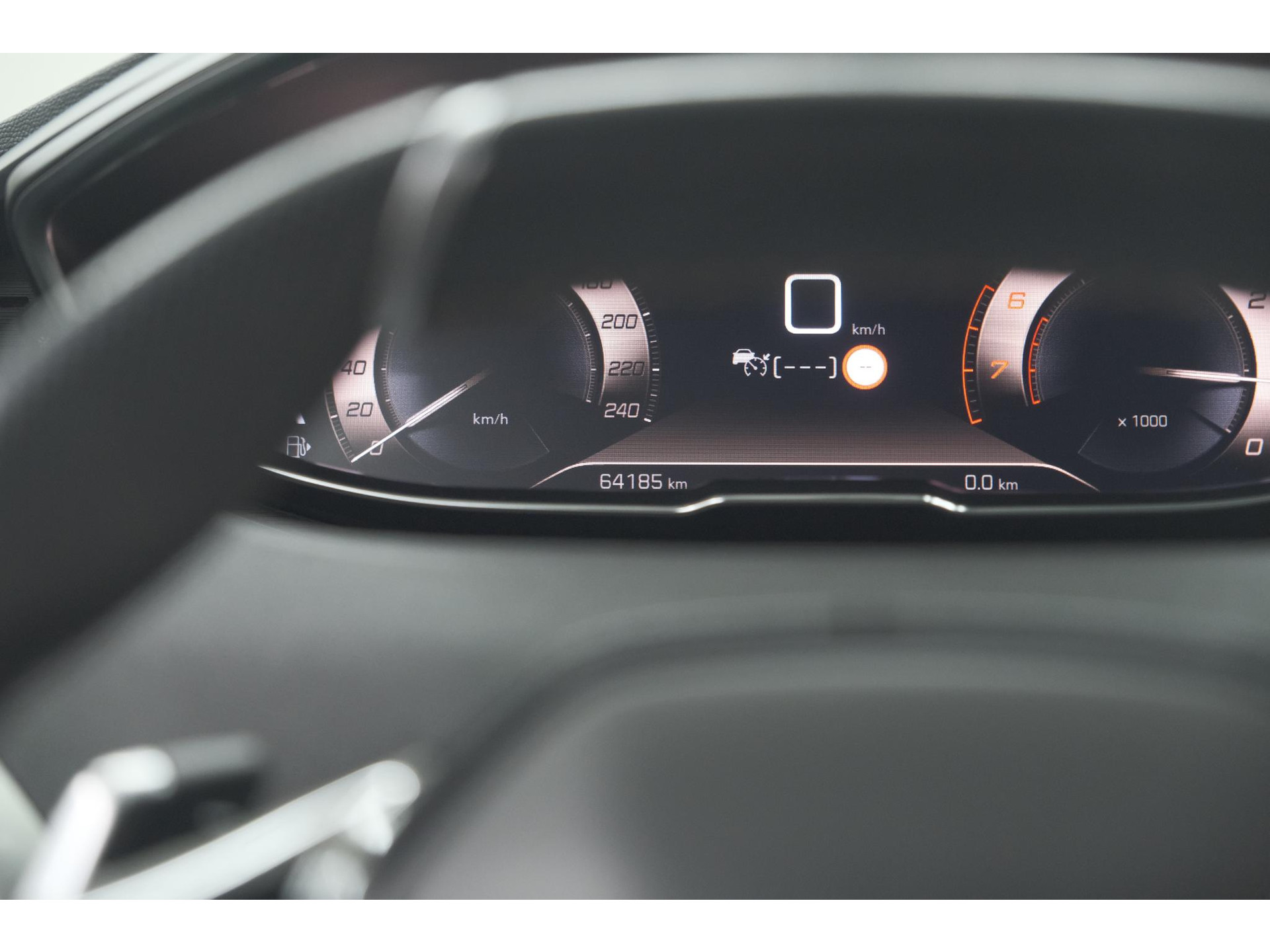 Peugeot 5008 PureTech 130 EAT8 GT Black Pack | Elektrische Kofferklep | Camera | Adaptieve Cruise Control | Dodehoekdetectie