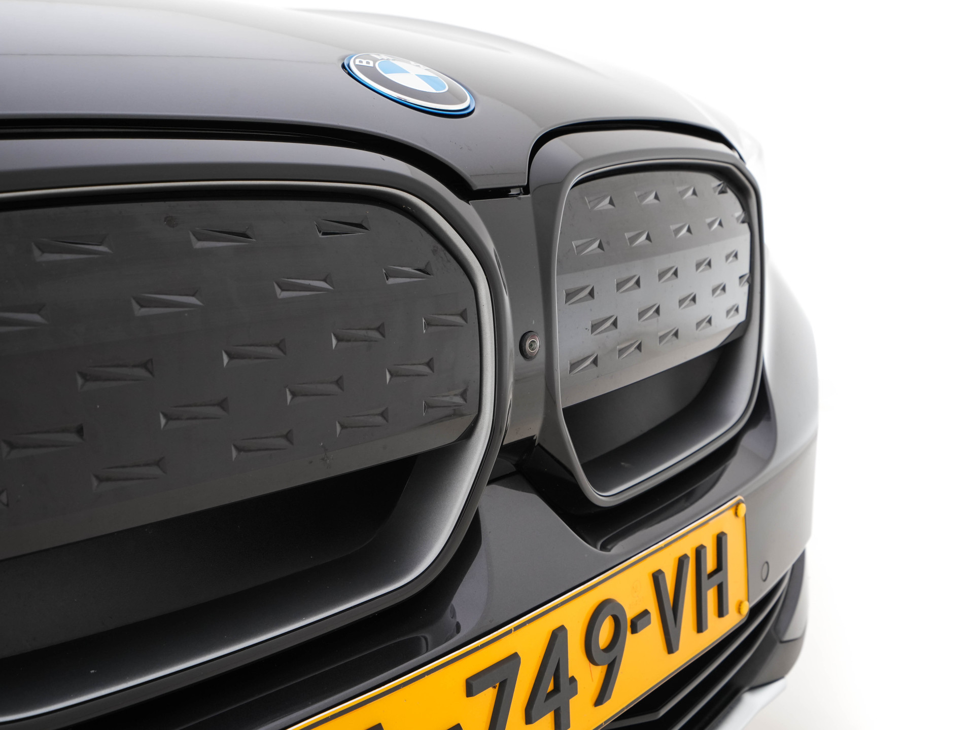 BMW iX3 High Executive 80 kWh [ 3-Fase ] {SOH-100%} (INCL-BTW) *PANO | LEATHER | FULL-LED | DAB | CARPLAY | ADAPTIVE-CRUISE | DIGI-COCKPIT | BLINDSPOT | HARMAN/KARDON-SOUNDSYTEM | HEAD-UP | KEYLESS | TOP-VIEW | SPORT-SEATS | TOWBAR  | .