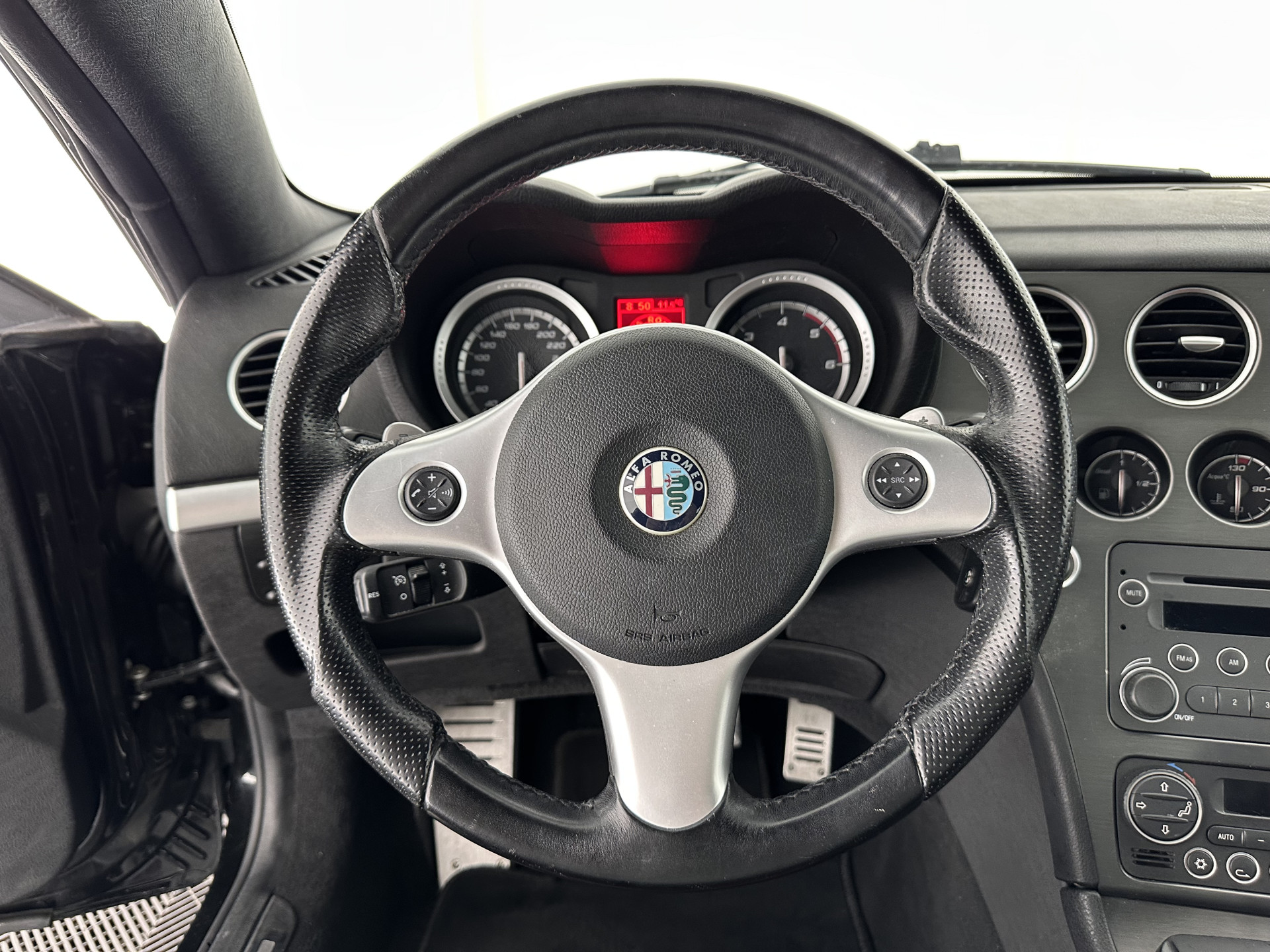 Alfa Romeo Spider 2.4 JTD Q-Tronic Exclusive TI-Sportpack Aut. *LUXURY-LEATHER | BI-XENON | SPORT-SEATS | ECC | SHIFTPADDLES | PDC | CRUISE | 19''ALU*