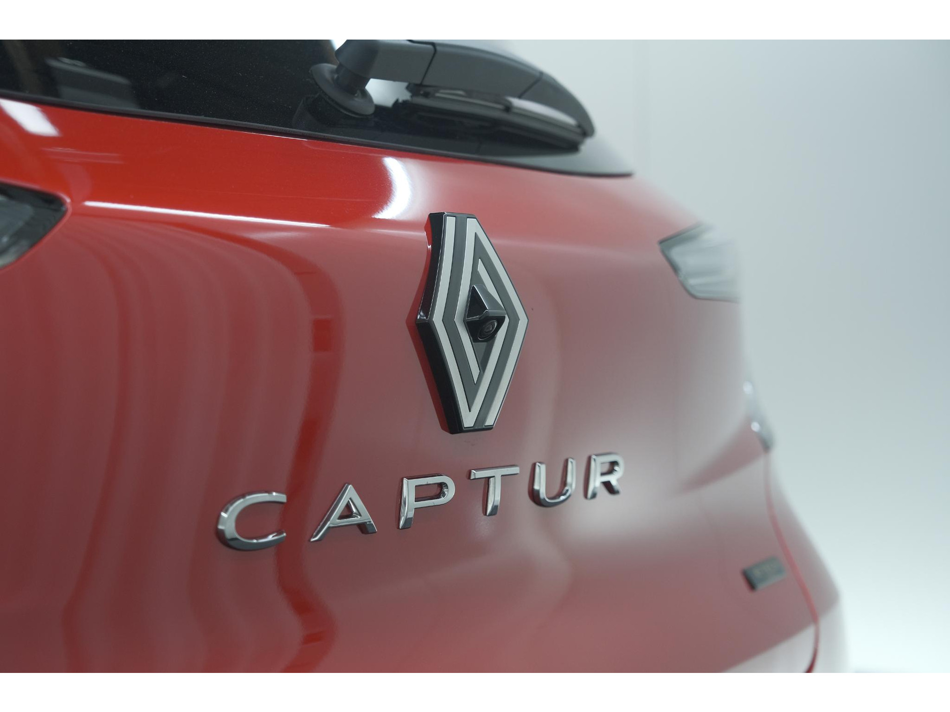 Renault Captur 1.6 E-Tech full hybrid 145 Techno | Advanced Driving | Camera | Dodehoekdetectie | Apple Carplay | 18 Inch Lichtmetalen Velgen