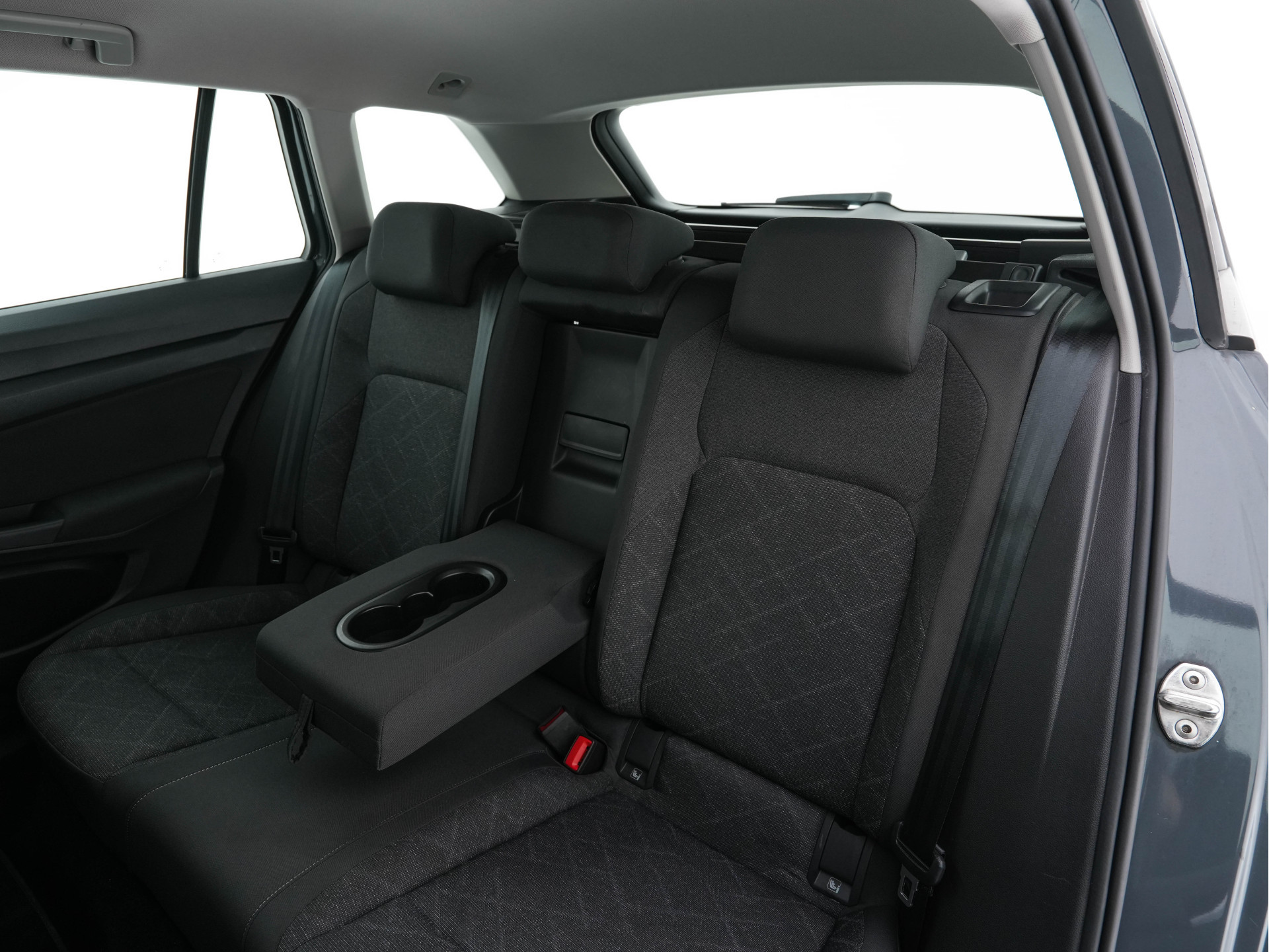 Volkswagen Golf Variant 2.0 TDI Life Business (INCL-BTW)  *FULL-LED | DIGI-COCKPIT | NAVI-FULLMAP | HEATED-COMFORTSEATS | KEYLESS | DAB+ | CARPLAY | ECC | AMBIENT-LIGHT | PDC | 16''ALU*