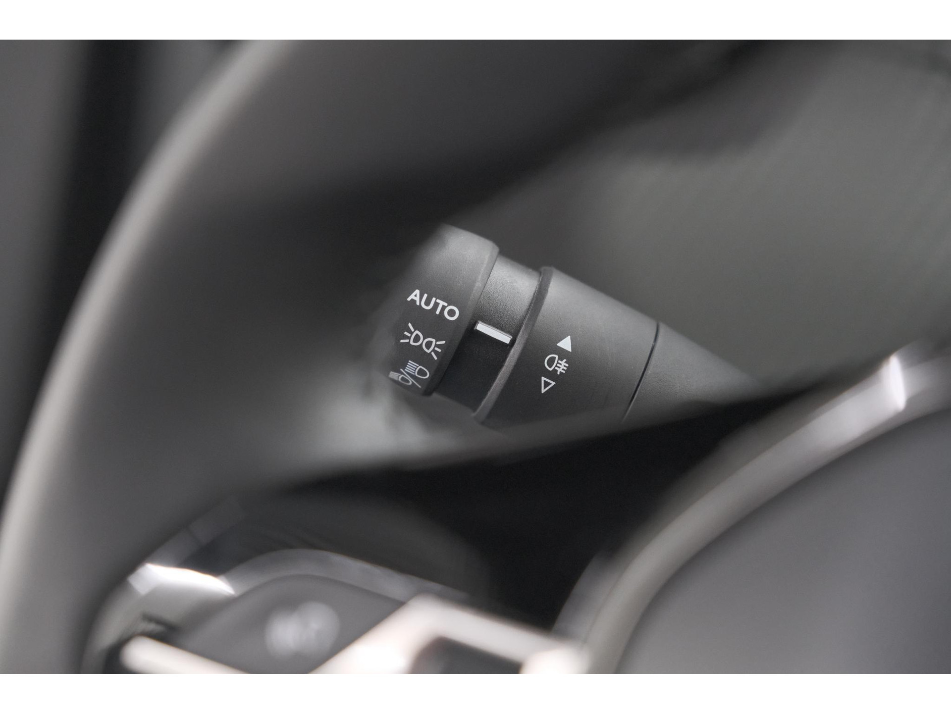 Peugeot 2008 PureTech 100 Allure | Allseason Banden | 360 Camera | Adaptieve Cruise Control | Dodehoekdetetie | Navigatie