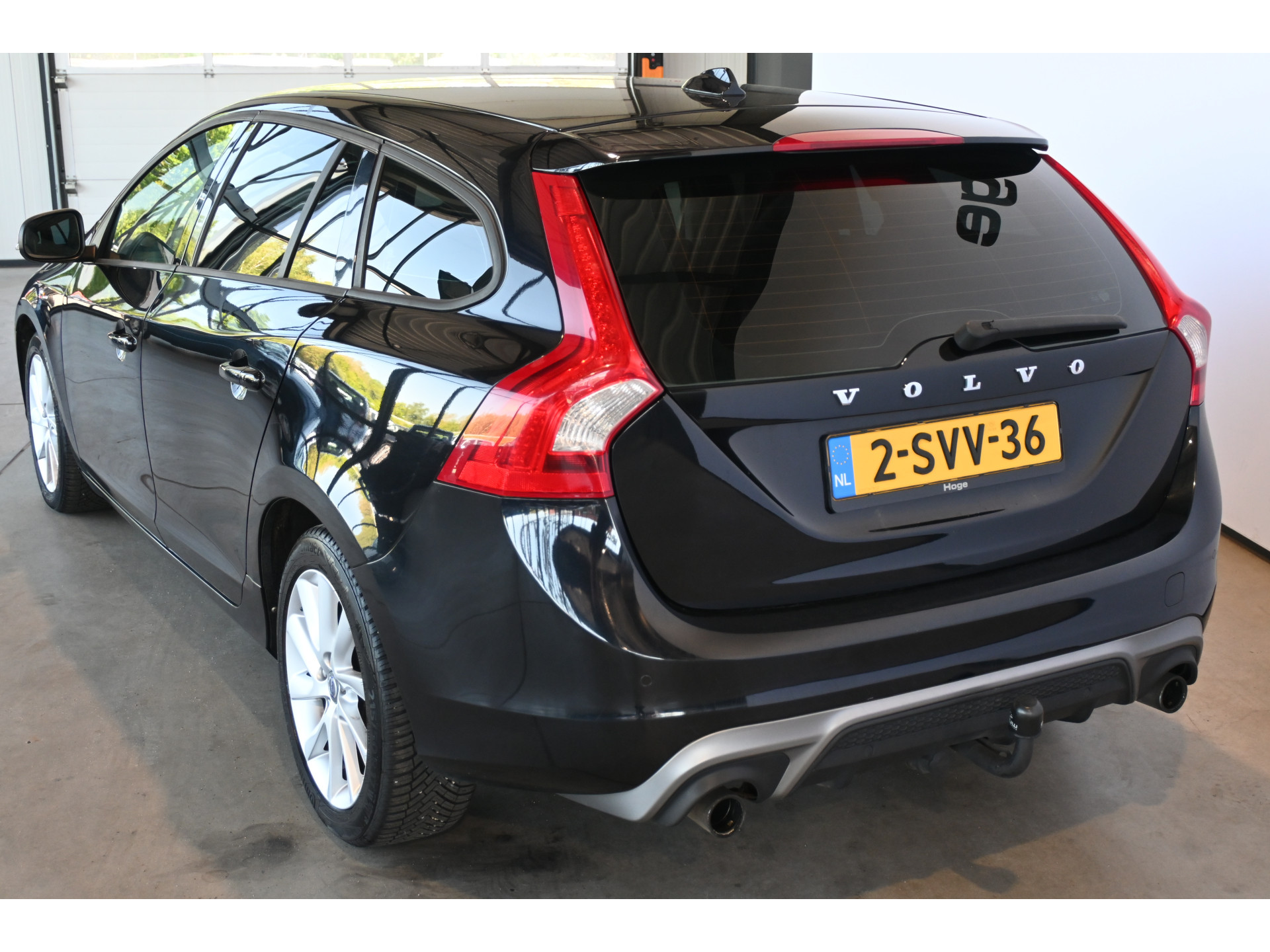 Volvo V60 1.6 D2 Summum Automaat Clima Navigatie Trekhaak Goed Onderhouden! Inruil Mogelijk!