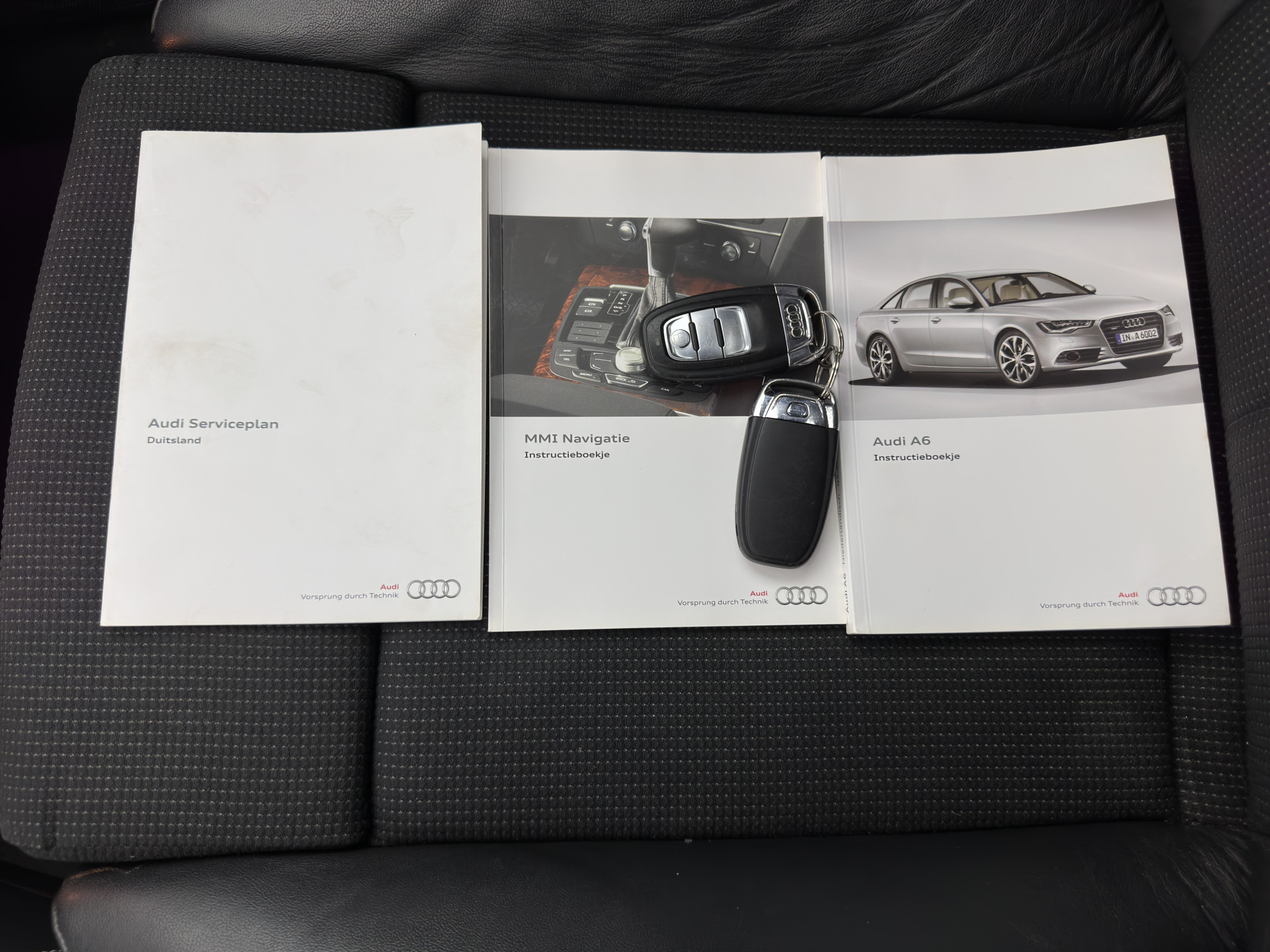 Audi A6 Limousine 2.0 TFSI S-Line Sportpack Pro Line Aut. *PANO | LEATHER-FABRIC | XENON | NAVI-FULLMAP | KEYLESS | SPORT-SEATS | ECC | PDC | CRUISE | TOWBAR | 19''ALU*