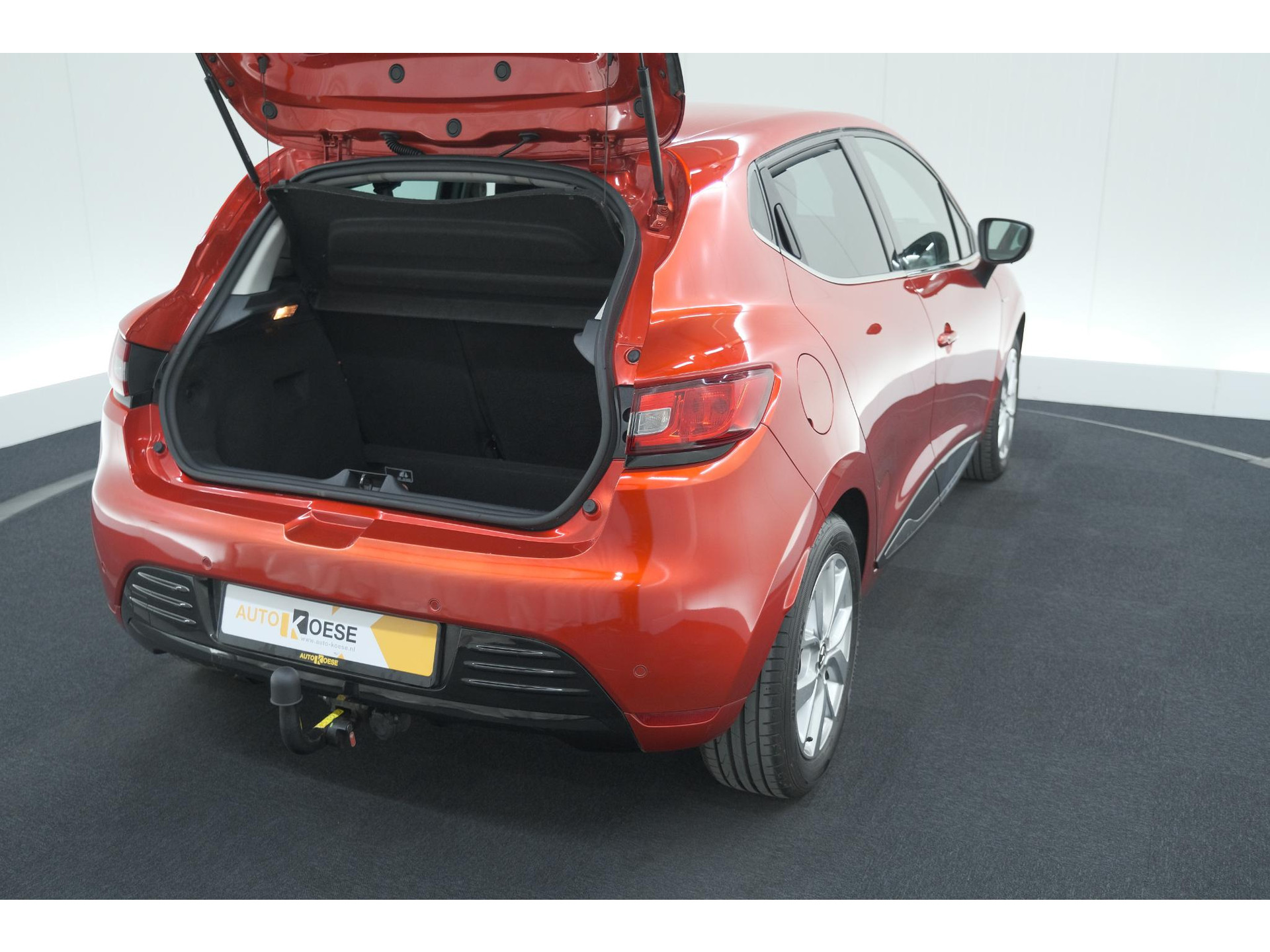 Renault Clio TCe 90 Limited | Trekhaak | Parkeersensoren | Navigatie