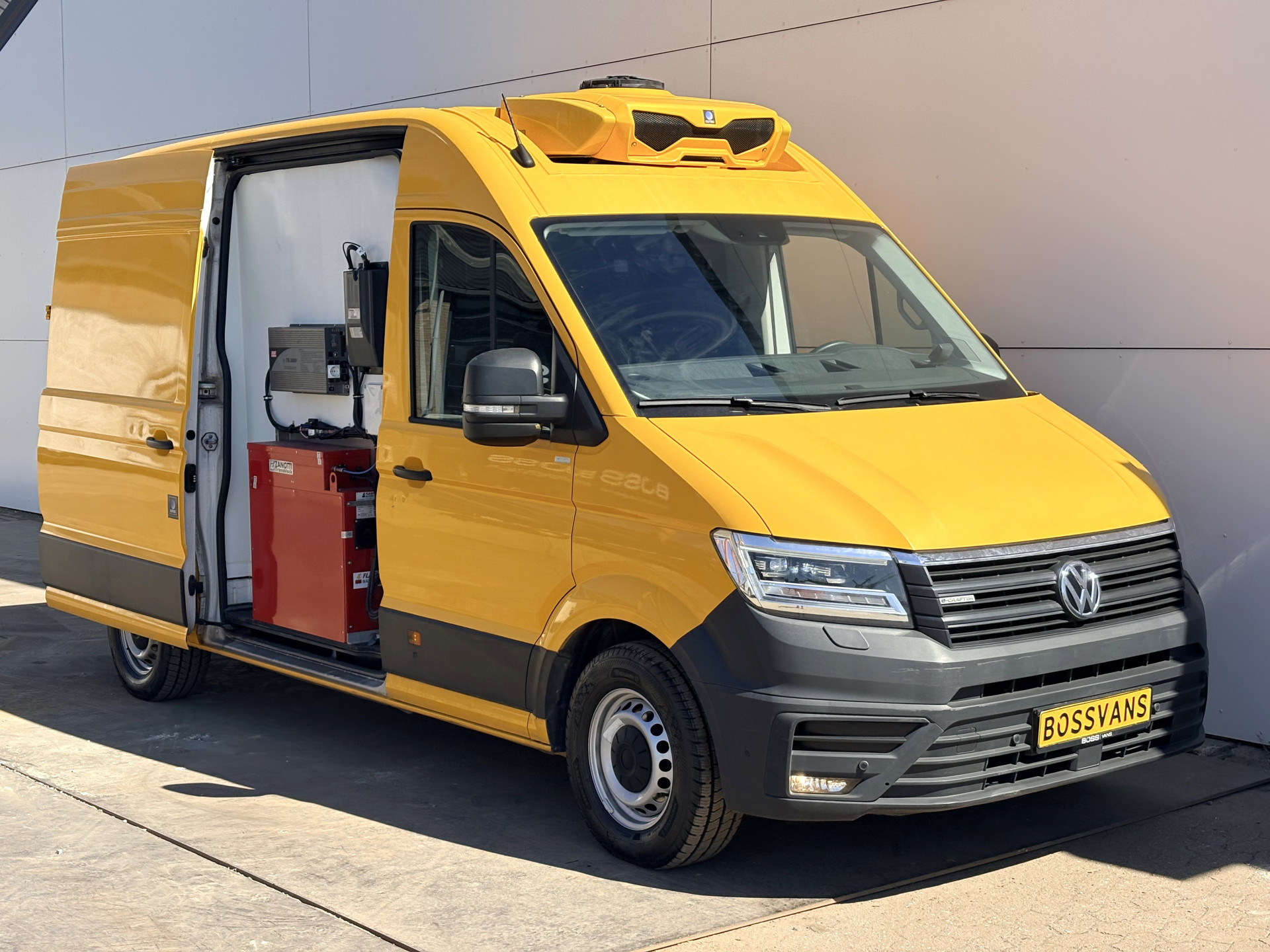 Volkswagen Crafter e-Crafter 36kWh 136PK Elektrisch Koelwagen Zanotti Nachtkoeling LED Climate Control Cruise Control Carplay Camera Parkeersensoren 360° Frigo Koeler Kühlwagen Night Cooling