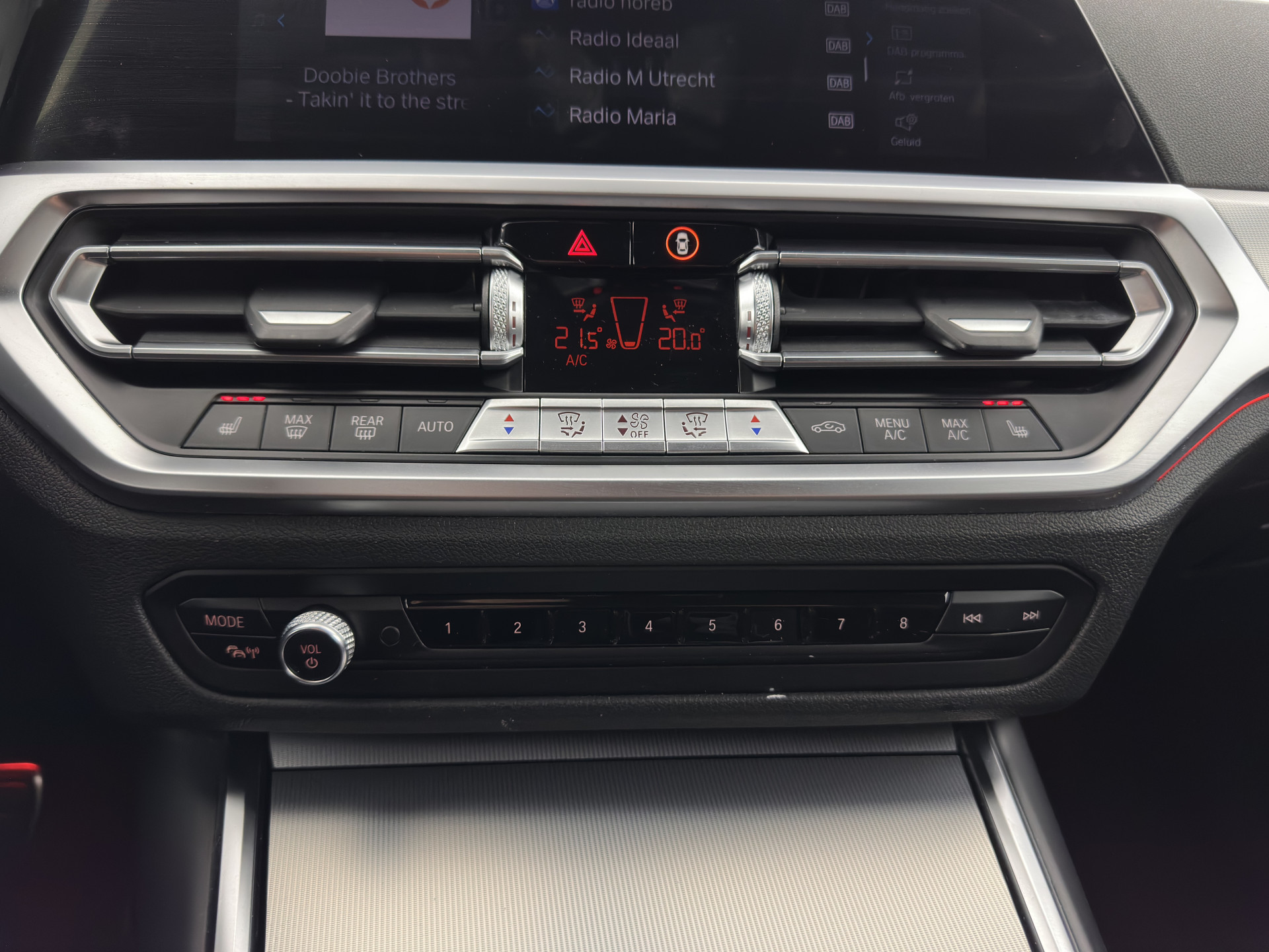 BMW 3-serie Touring 320e M-Sportpack Business Edition Plus (Plug-In) (INCL-BTW) *PANO | LASER-LED | LEATHER | HEATED-SPORTSEATS | HARMAN/KARDON | VIRTUAL-COCKPIT | AMBIENT-LIGHT | NAVI-FULLMAP | DAB+ | 18''ALU*