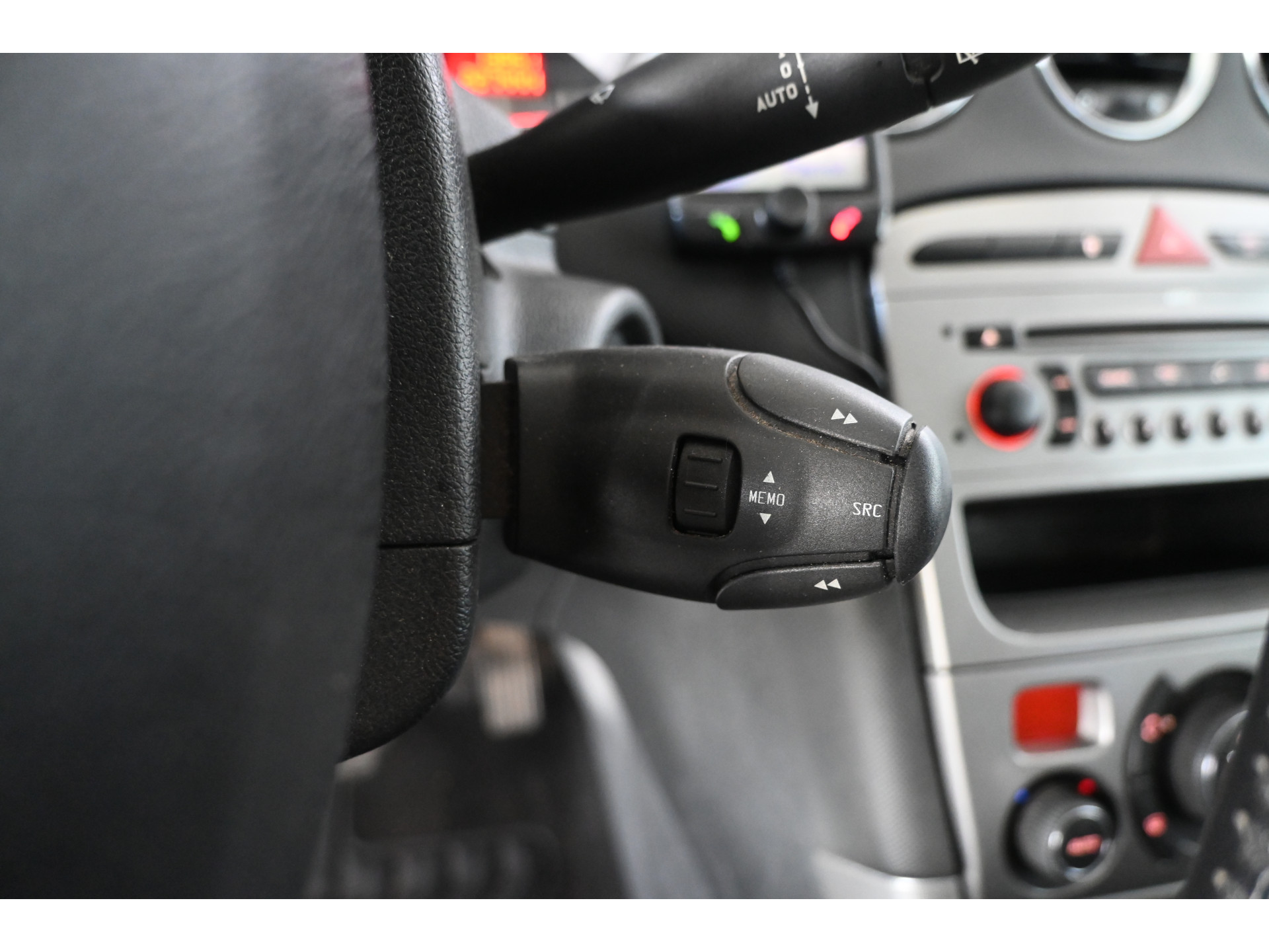 Peugeot 308 1.6 THP XT Airco Panoramadak Cruise Control LEES TEKST! Inruil Mogelijk!