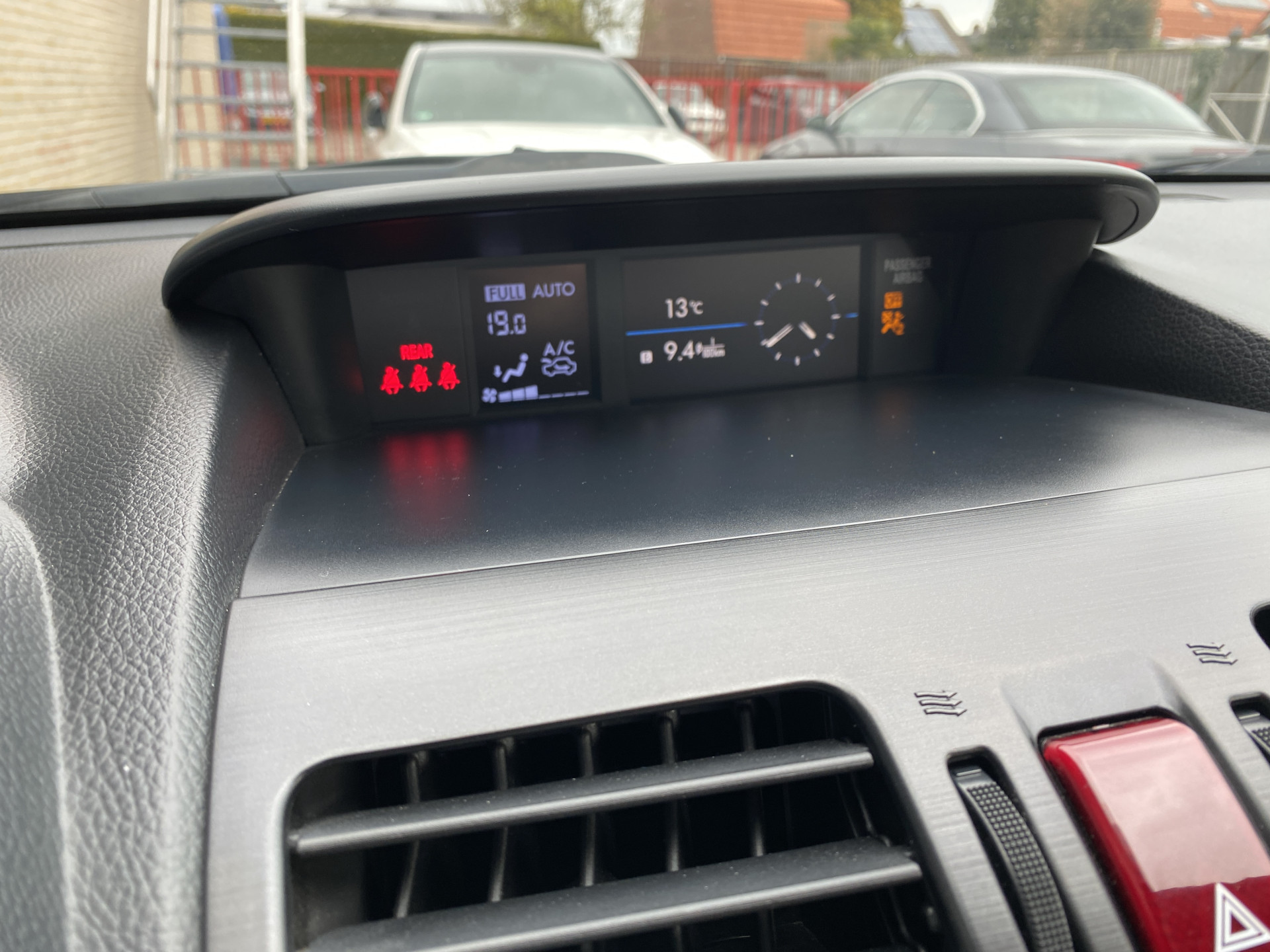 Subaru XV 2.0i Luxury AWD 150 pk AUT. | dealer onderhouden | navigatie | trekhaak | leder interieur | camera | all season banden