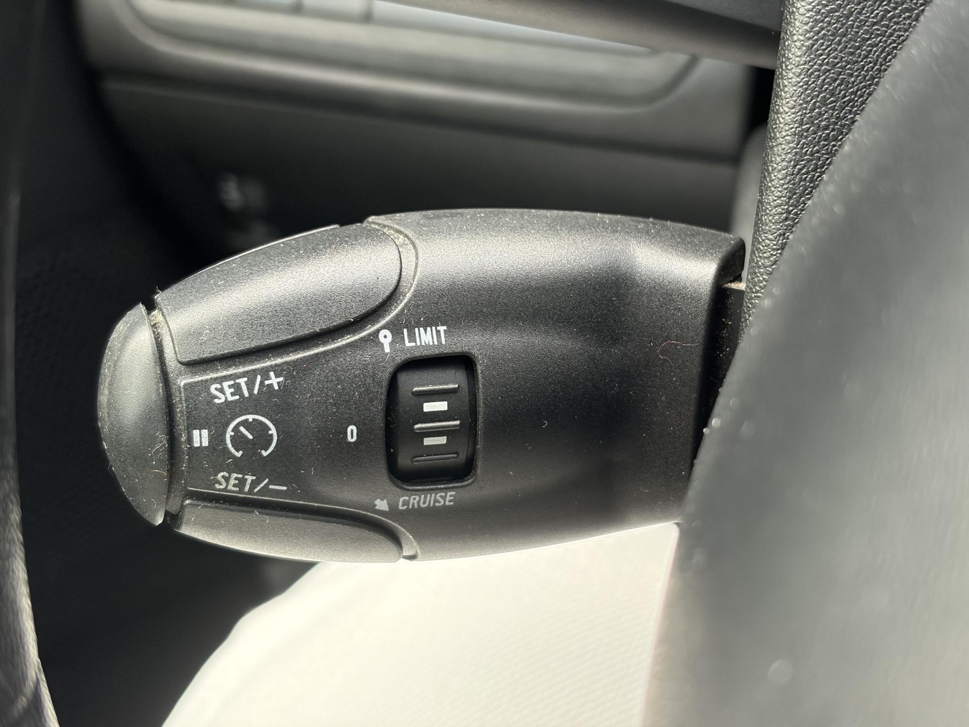 Peugeot 208 1.2 PureTech Blue Lion ✓Nieuwe D-riem✓Afn.Trekhaak✓Carplay✓Navi✓Airco✓Cruise✓Pdc✓2e Eigenaar✓Weinig Km✓5 Deurs✓N.A.P✓Apk tot 08-2027
