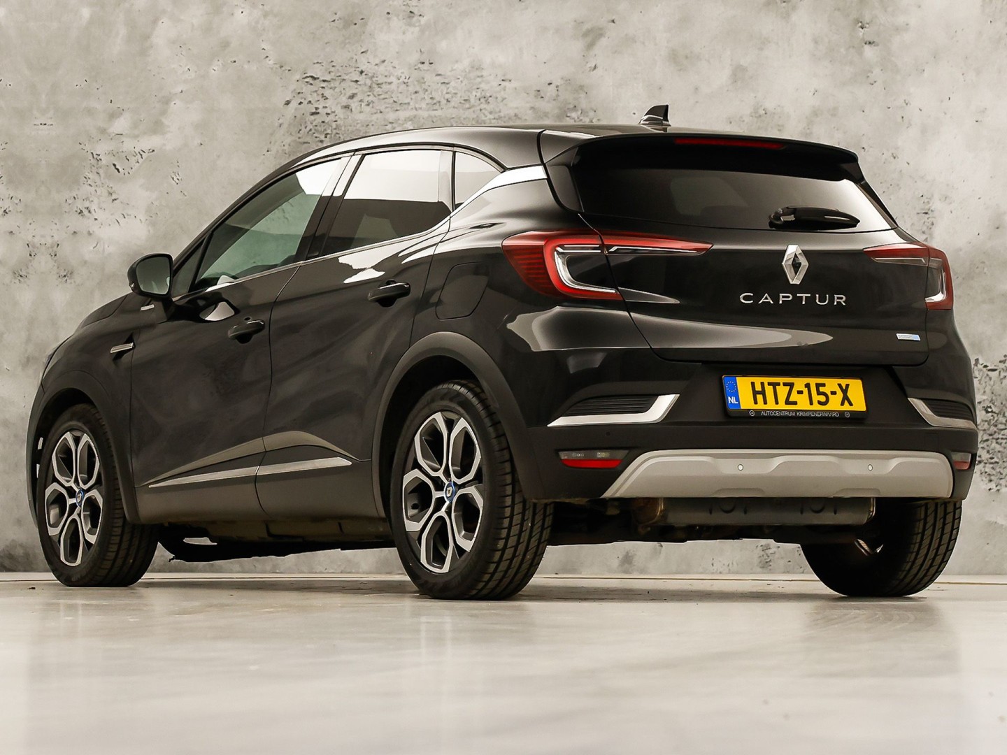 Renault Captur 1.6 E-Tech Plug-in Hybrid 160 Sport 160Pk Automaat (VIRTUAL COCKPIT, APPLE CARPLAY, GROOT NAVI, CAMERA, SPORTSTOELEN, LEDER, GETINT GLAS, LANE ASSIST, NIEUWSTAAT)